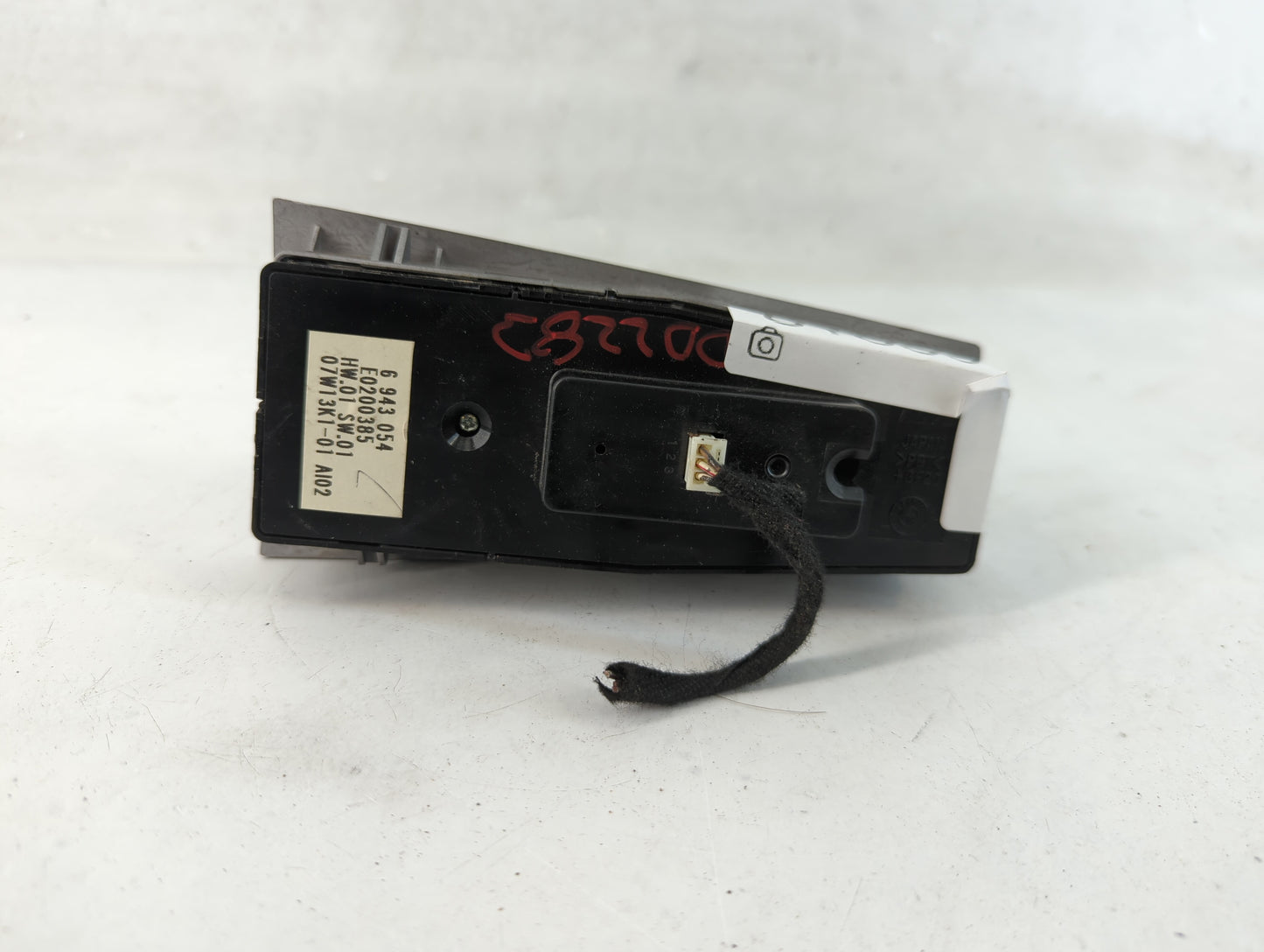 2006-2008 Bmw 750i Master Power Window Switch Replacement Driver Side Left P/N:6 943 054 Fits Fits 2006 2007 2008 OEM Used Auto Parts - Oemusedautoparts1.com