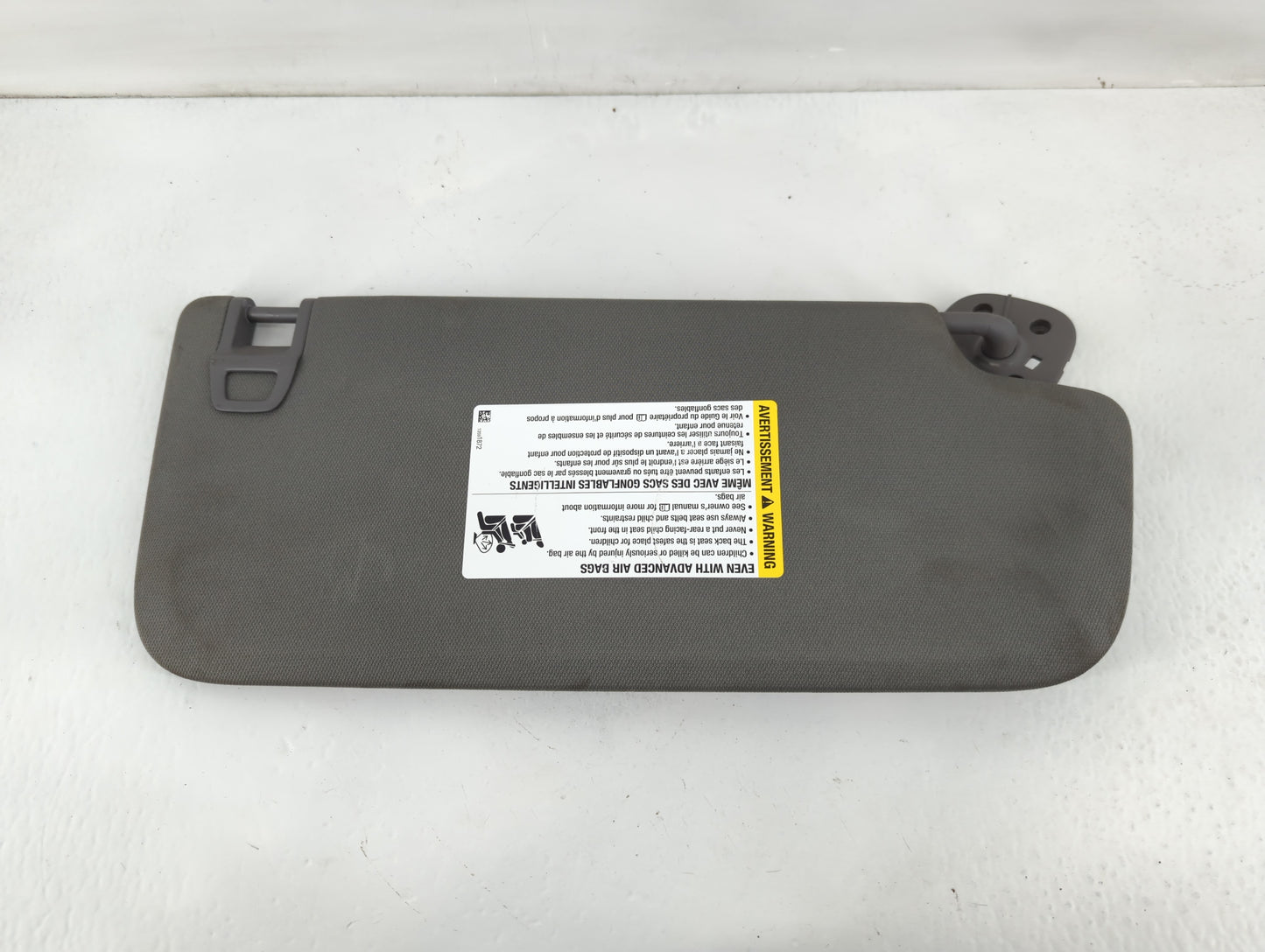 2019-2022 Chevrolet Silverado 1500 Sun Visor Shade Replacement Driver Left Mirror Fits Fits 2019 2020 2021 2022 OEM Used Auto Parts - Oemusedautoparts1.com