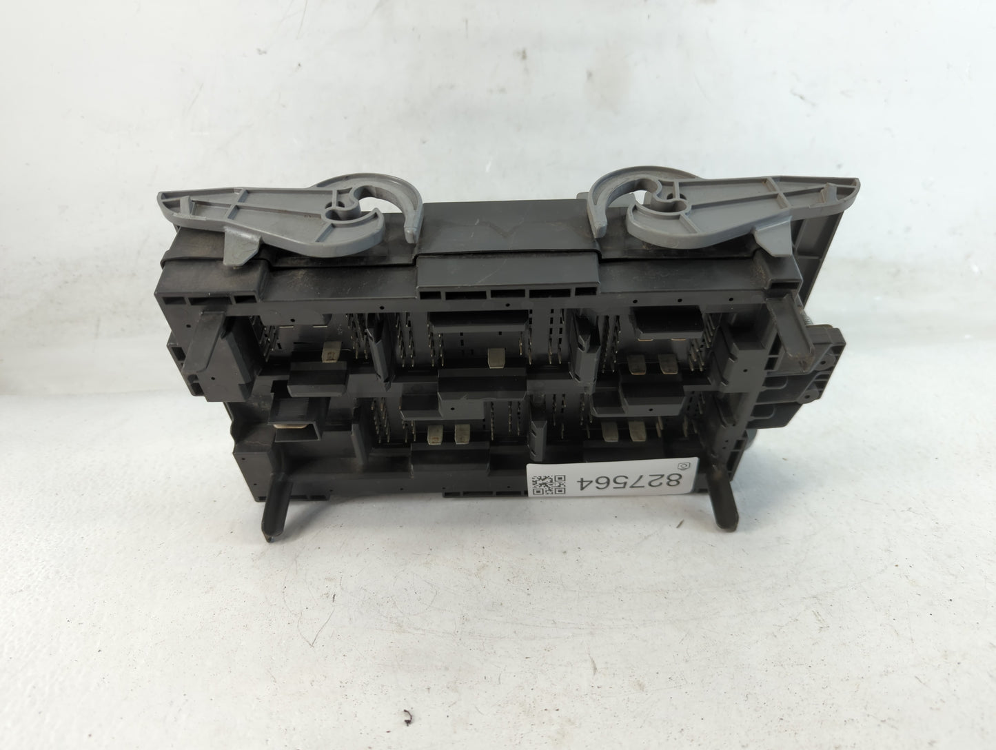 2010-2014 Cadillac Escalade Fusebox Fuse Box Panel Relay Module P/N:25941368-01 Fits Fits 2010 2011 2012 2013 2014 OEM Used Auto Parts - Oemusedautoparts1.com