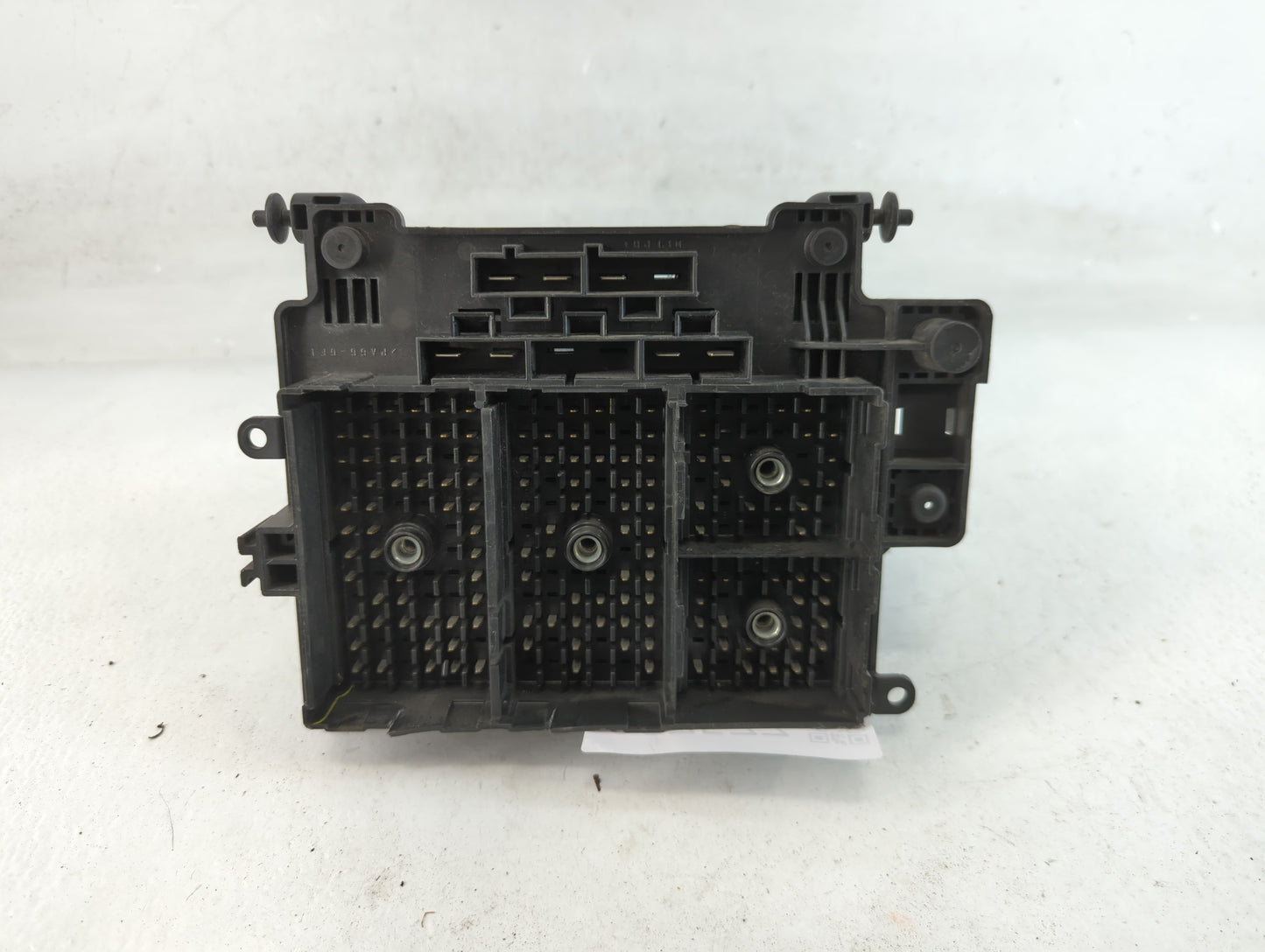 2003-2006 Cadillac Escalade Esv Fusebox Fuse Box Panel Relay Module P/N:15201930-02 Fits Fits 2003 2004 2005 2006 OEM Used Auto Parts - Oemusedautoparts1.com