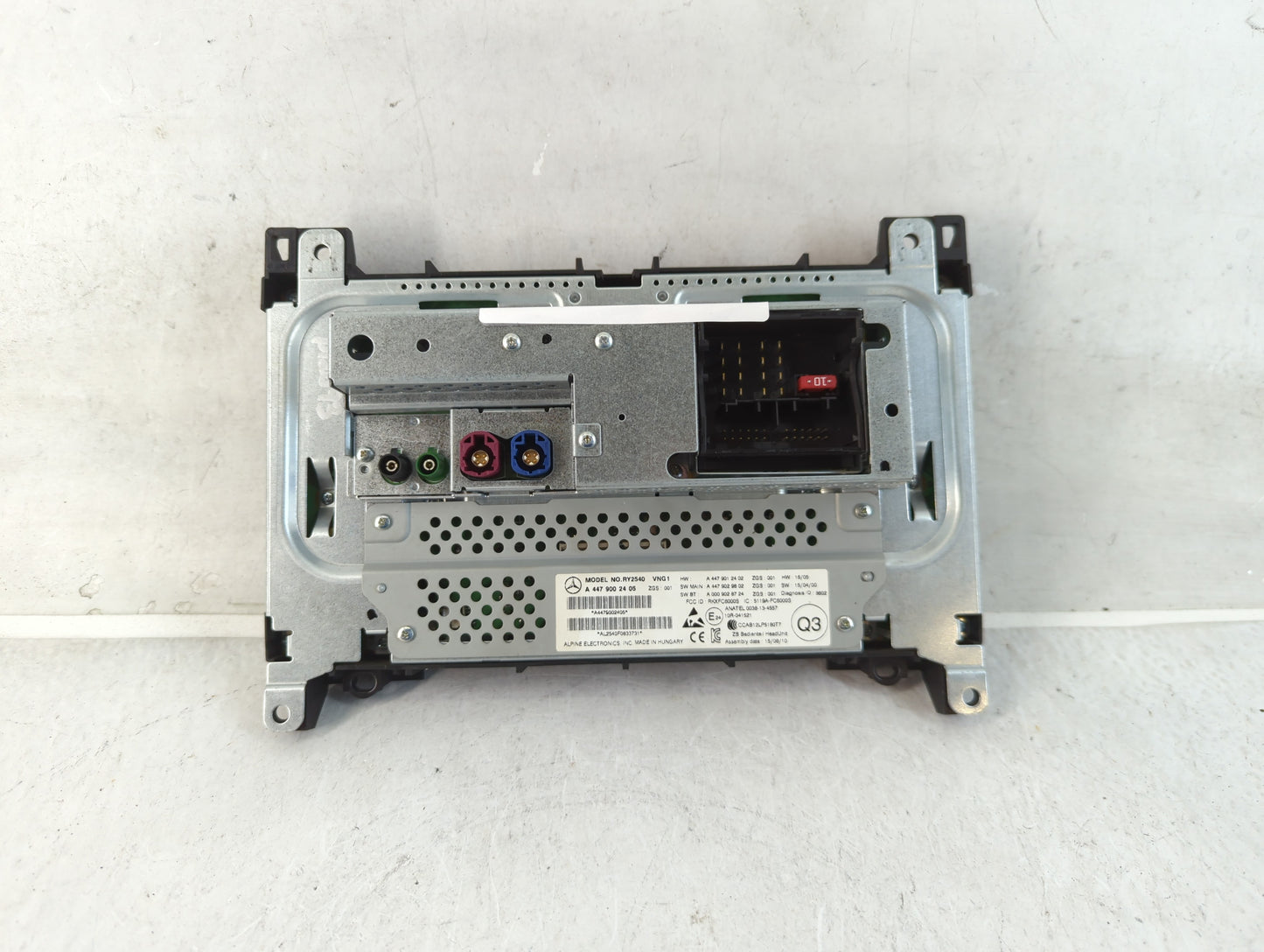 2016-2020 Mercedes-Benz Metris Radio AM FM Cd Player Receiver Replacement P/N:A 447 900 24 05 Fits Fits 2016 2017 2018 2019 2020 OEM Used Auto Parts - Oemusedautoparts1.com