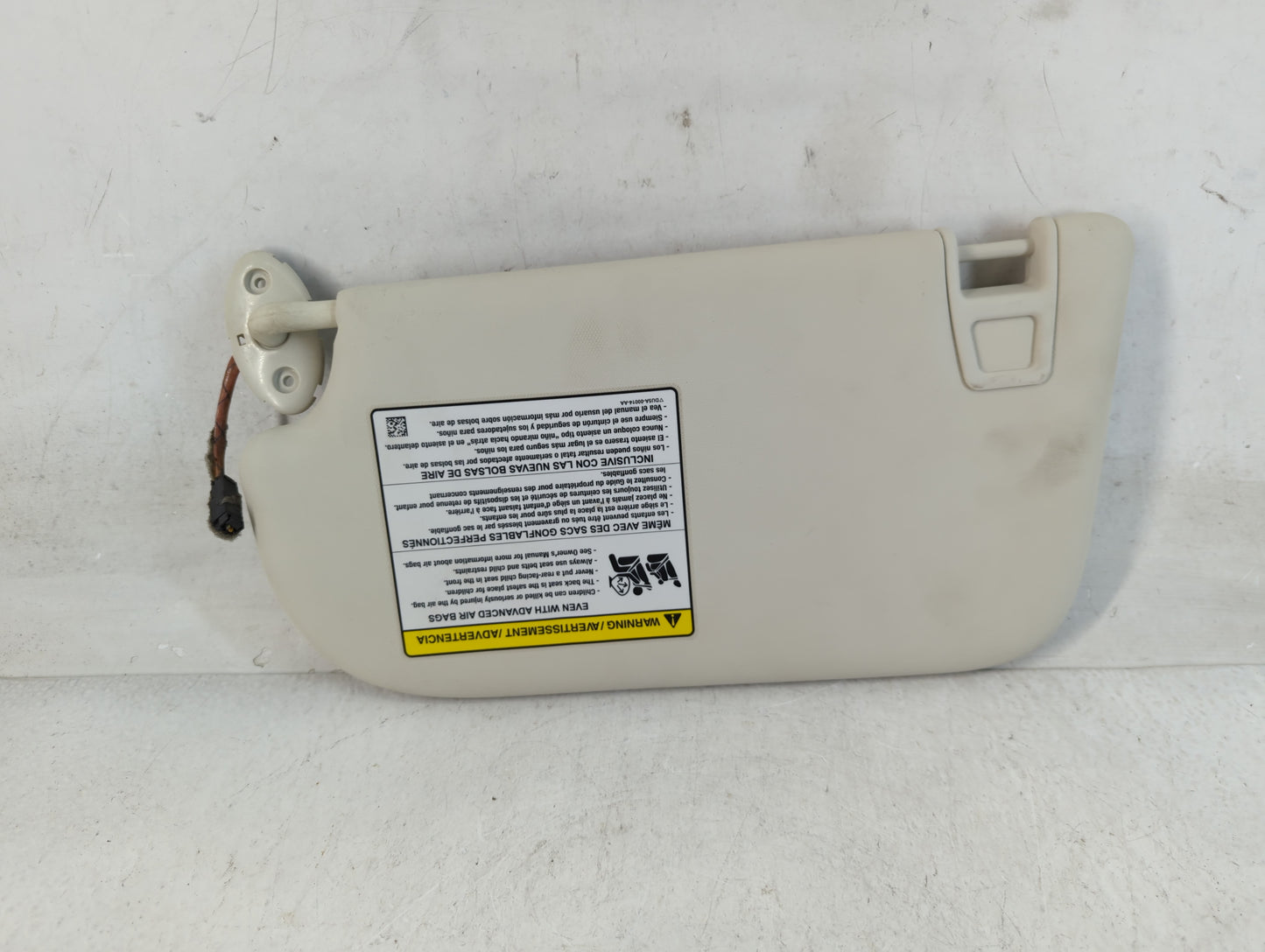 2013-2019 Ford Escape Sun Visor Shade Replacement Passenger Right Mirror Fits Fits 2013 2014 2015 2016 2017 2018 2019 OEM Used Auto Parts - Oemusedautoparts1.com
