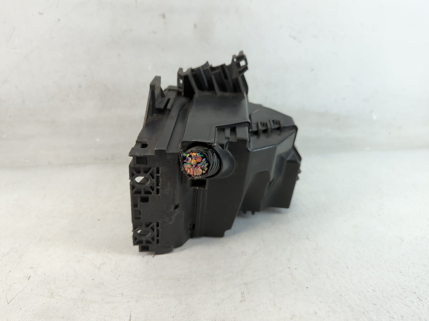 2013-2019 Nissan Versa Fusebox Fuse Box Panel Relay Module P/N:284B8 1HA0B Fits Fits 2013 2014 2015 2016 2017 2018 2019 OEM Used Auto Parts - Oemusedautoparts1.com