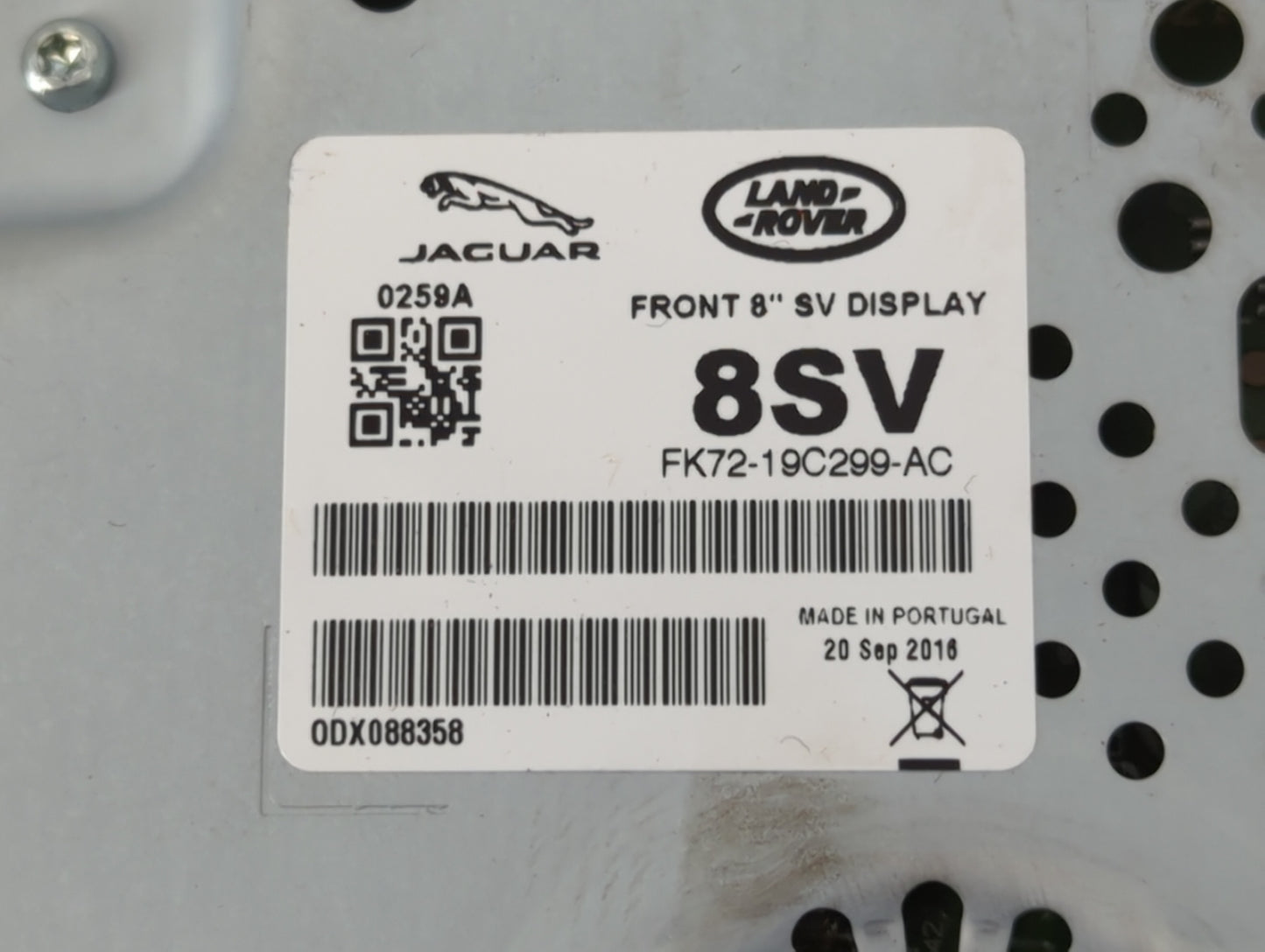 2017-2018 Jaguar Xe Information Display Screen - Oemusedautoparts1.com