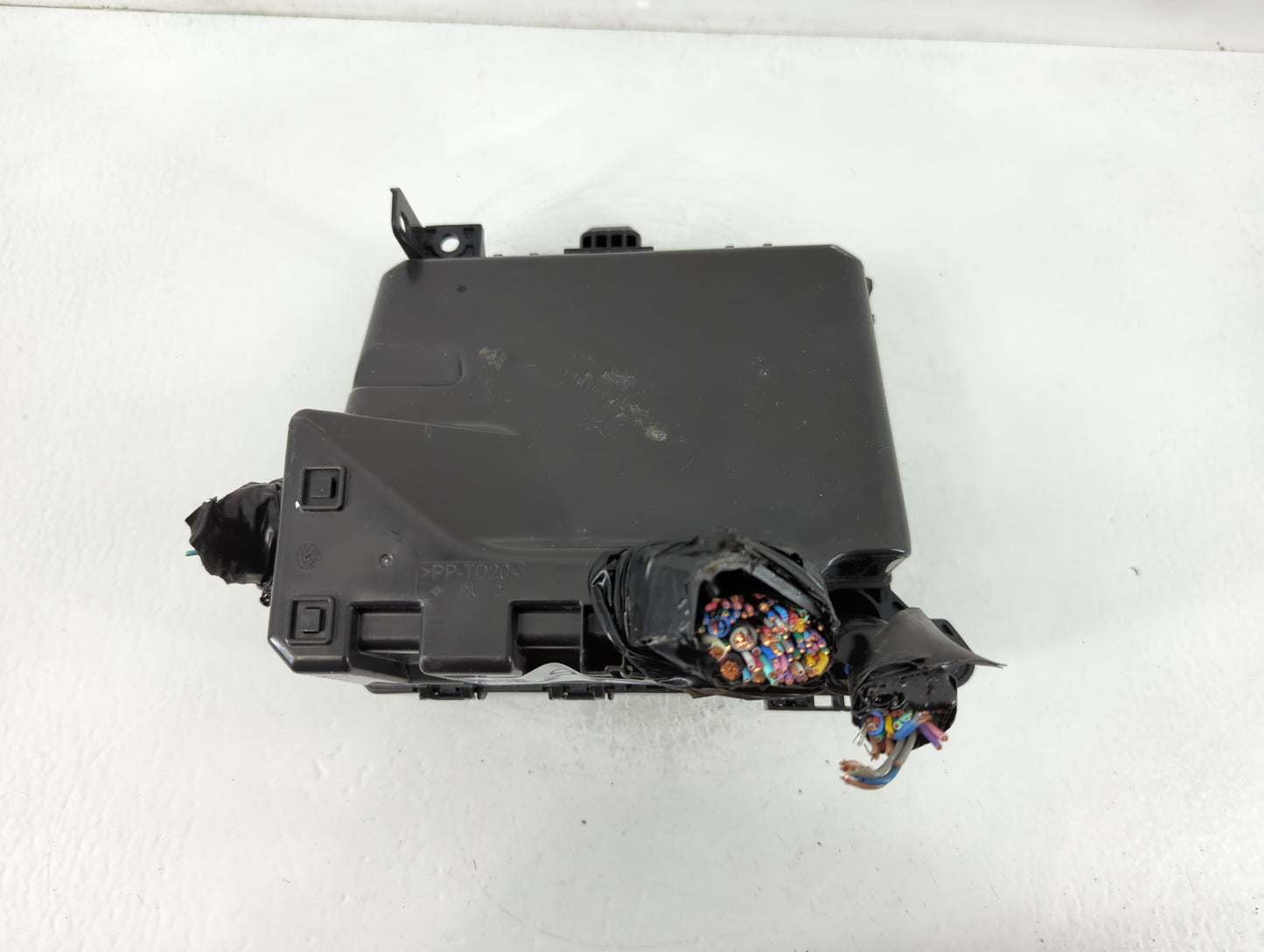 2012-2017 Mitsubishi Outlander Sport Fusebox Fuse Box Panel Relay Module P/N:8565A268 Fits Fits 2012 2013 2014 2015 2016 2017 OEM Used Auto Parts - Oemusedautoparts1.com