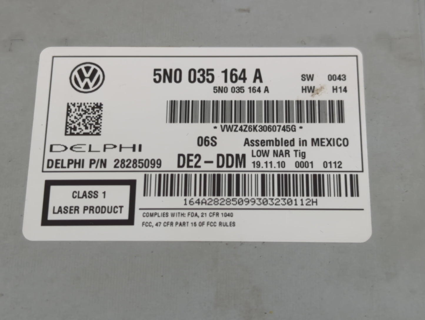 2009-2017 Volkswagen Tiguan Radio AM FM Cd Player Receiver Replacement P/N:5N0 035 164 A Fits OEM Used Auto Parts - Oemusedautoparts1.com