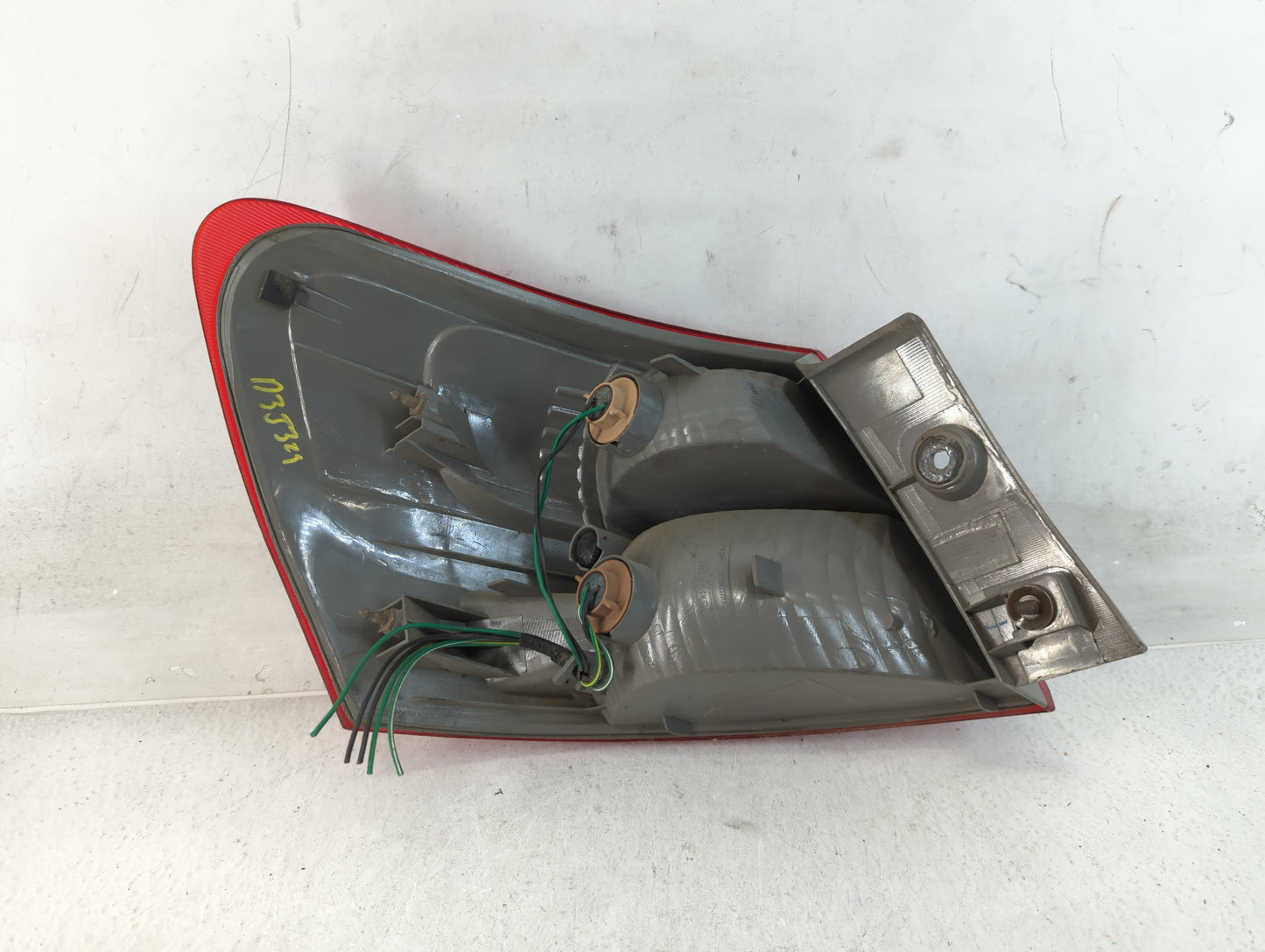 2008-2015 Nissan Rogue Tail Light Assembly Passenger Right OEM Fits Fits 2008 2009 2010 2011 2012 2013 2014 2015 OEM Used Auto Parts - Oemusedautoparts1.com