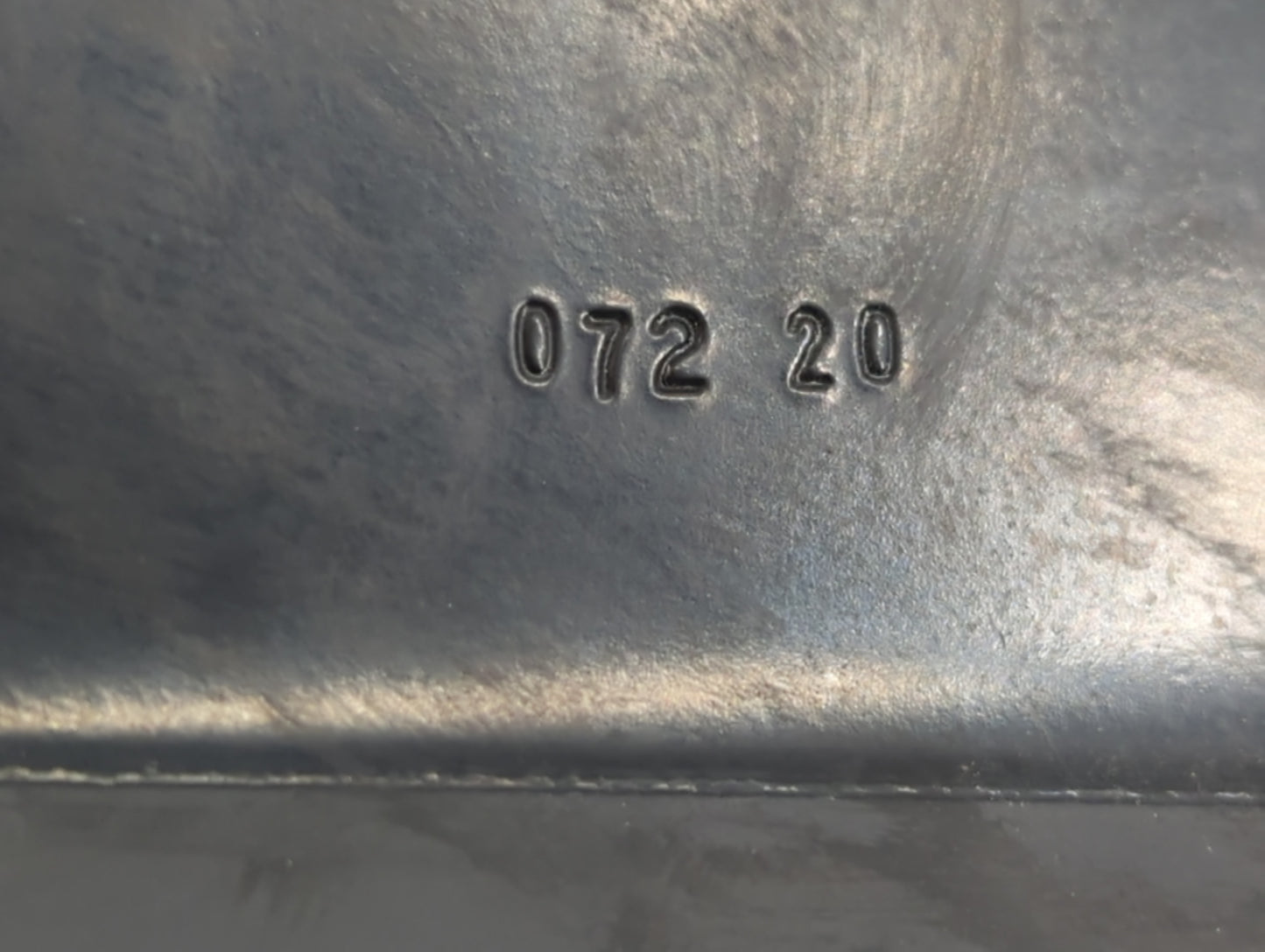 2020 Chrysler 300 Center Console Armrest Cover Lid P/N:072 20 Fits OEM Used Auto Parts - Oemusedautoparts1.com