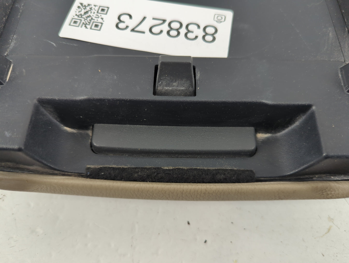 2015 Land Rover Range Rover Evoque Center Console Armrest Cover Lid Fits OEM Used Auto Parts - Oemusedautoparts1.com