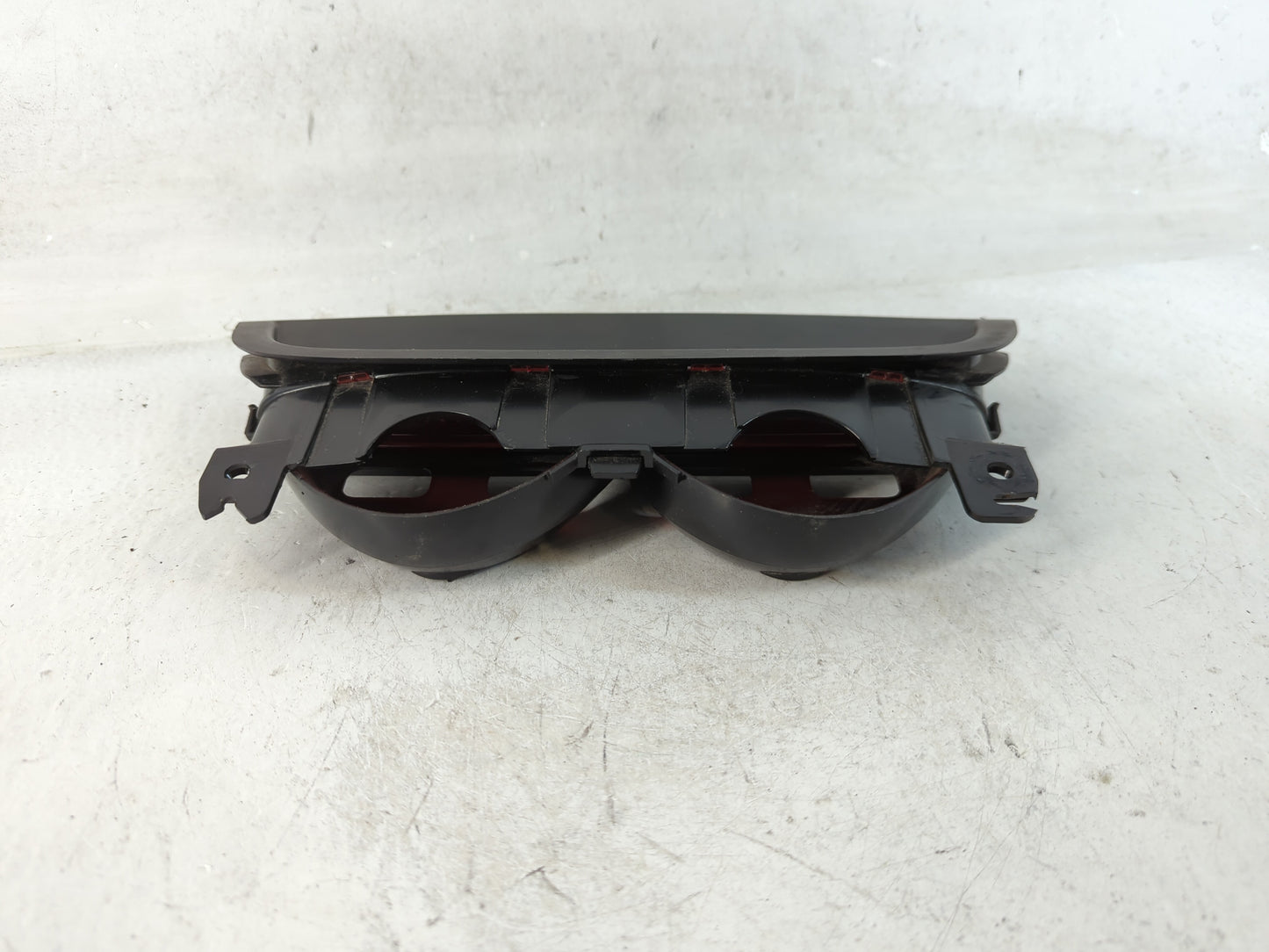 2000 Chrysler Concorde Third Brake Light Tail Light P/N:2-8-32044 2-9-37760 Fits OEM Used Auto Parts - Oemusedautoparts1.com