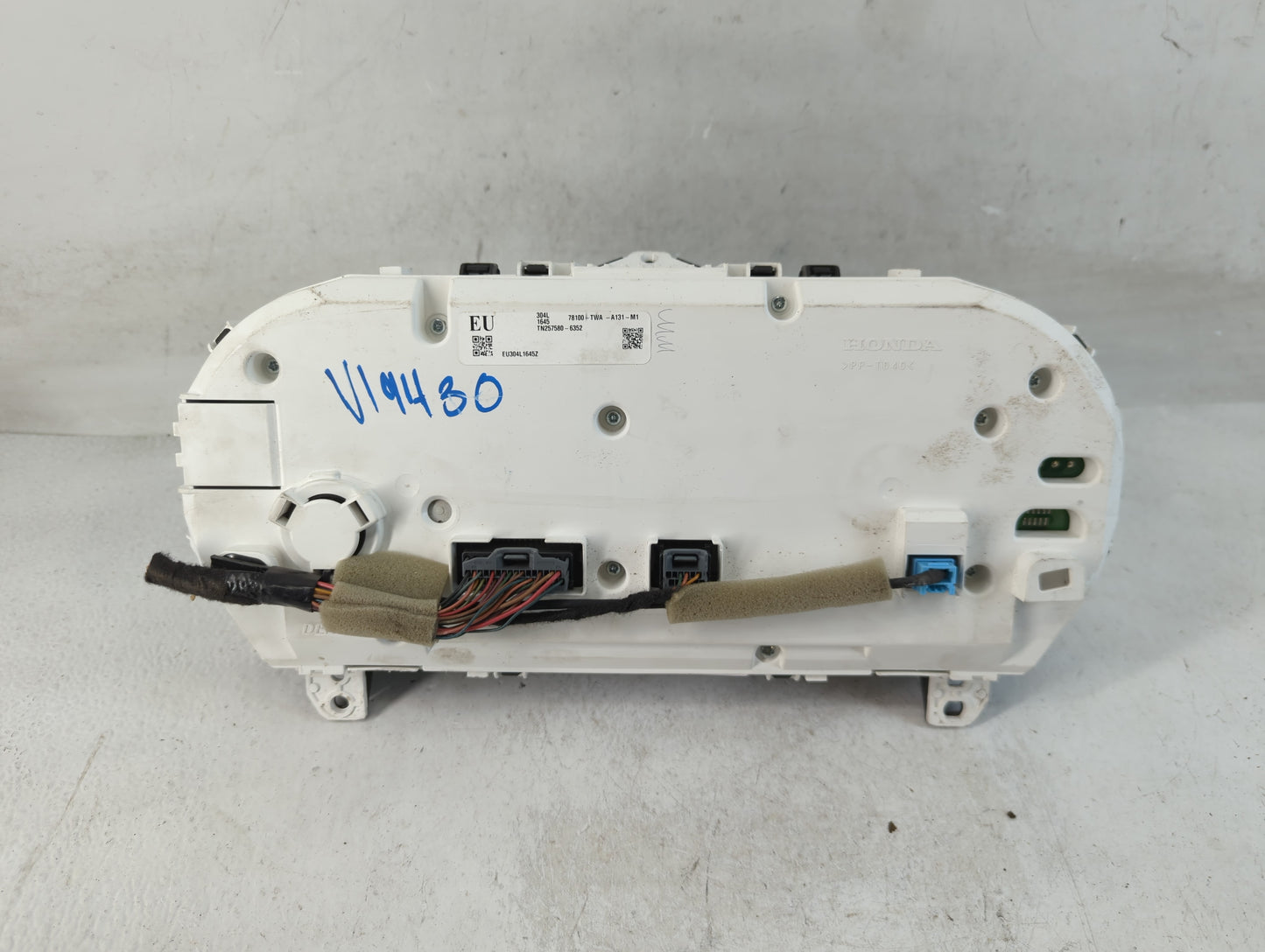 2021-2022 Honda Accord Instrument Cluster Speedometer Gauges P/N:78100-TWA-A131-M1 Fits Fits 2021 2022 OEM Used Auto Parts - Oemusedautoparts1.com