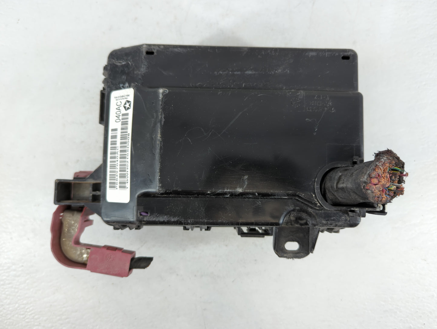 2020 Chrysler 300 Fusebox Fuse Box Panel Relay Module P/N:P68427040AC Fits OEM Used Auto Parts - Oemusedautoparts1.com