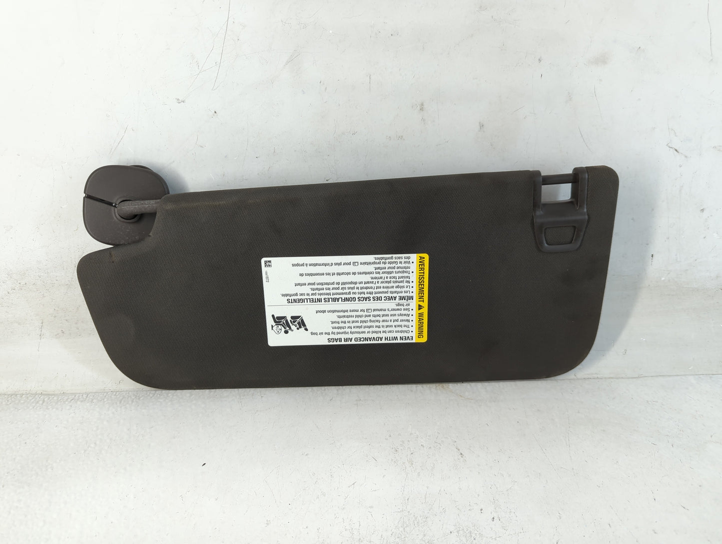 2019-2022 Chevrolet Silverado 1500 Sun Visor Shade Replacement Passenger Right Mirror Fits Fits 2019 2020 2021 2022 OEM Used Auto Parts - Oemusedautoparts1.com