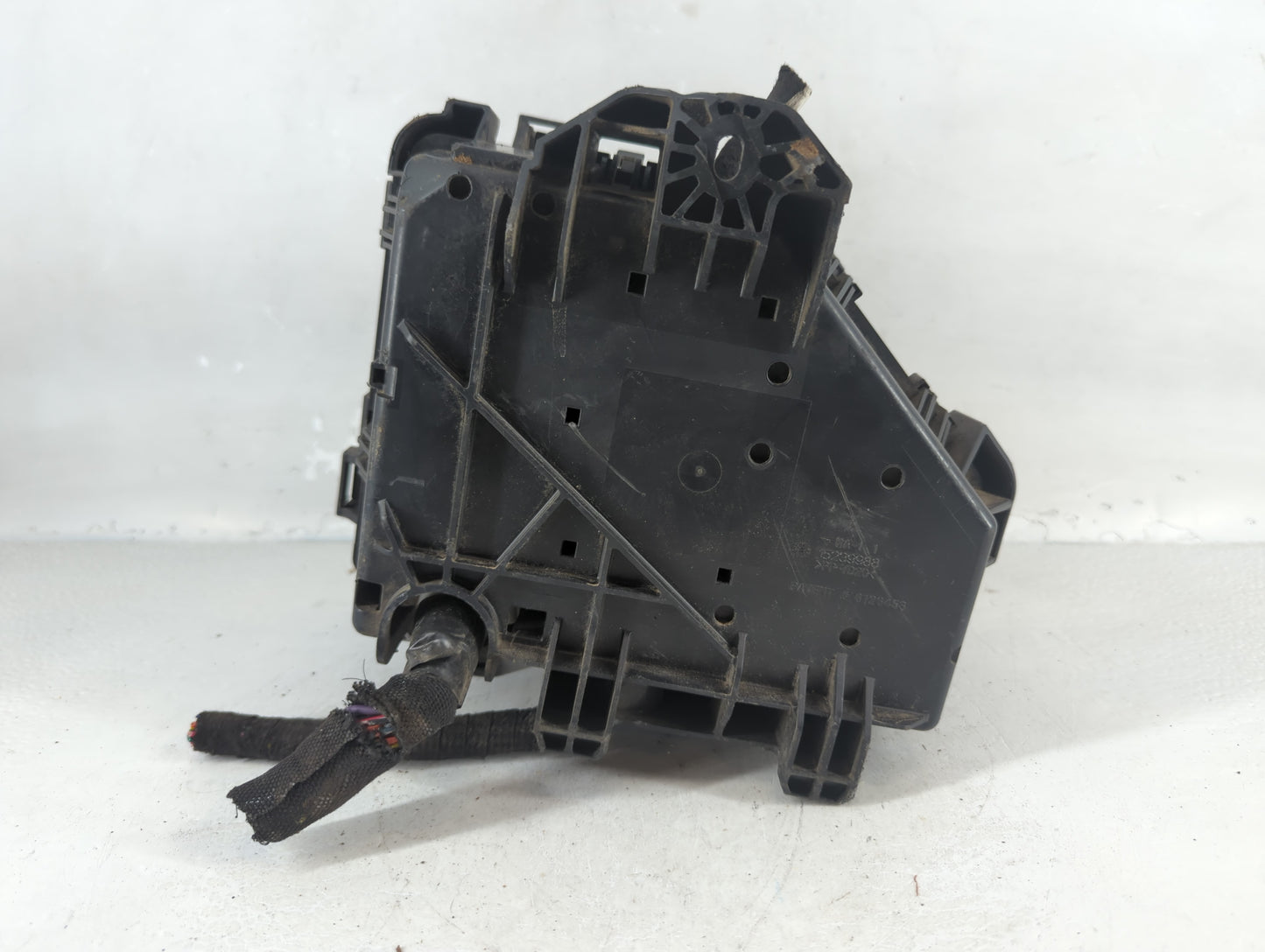 2008-2009 Cadillac Cts Fusebox Fuse Box Panel Relay Module P/N:25892798 Fits Fits 2008 2009 OEM Used Auto Parts - Oemusedautoparts1.com