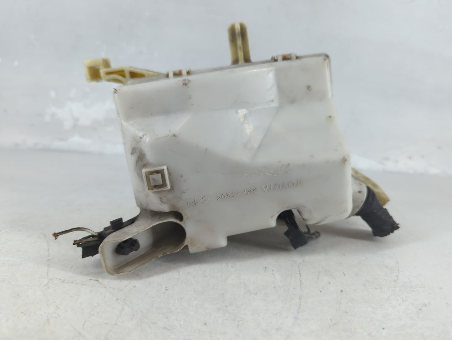 2004-2006 Scion Xa Fusebox Fuse Box Panel Relay Module Fits Fits 2004 2005 2006 OEM Used Auto Parts - Oemusedautoparts1.com