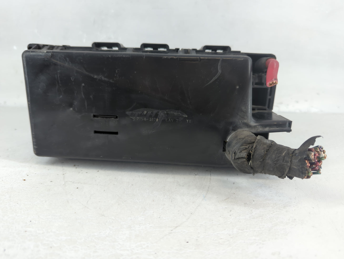 2005-2007 Mercury Montego Fusebox Fuse Box Panel Relay Module P/N:7154-3176 Fits Fits 2005 2006 2007 OEM Used Auto Parts - Oemusedautoparts1.com