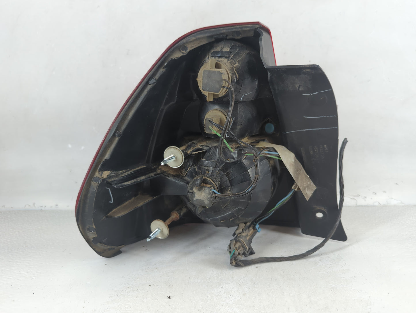 2011 Mitsubishi Endeavor Tail Light Assembly Passenger Right OEM P/N:6003TA0036 Fits OEM Used Auto Parts