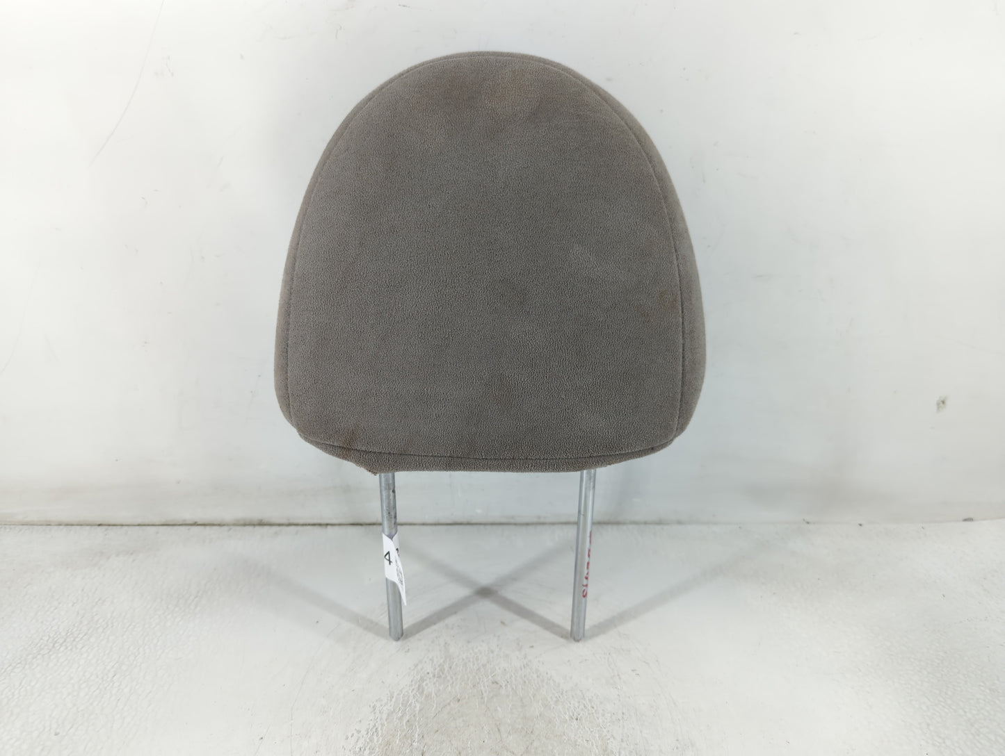 2007-2010 Hyundai Entourage Headrest Head Rest Front Driver Passenger Seat Fits Fits 2007 2008 2009 2010 OEM Used Auto Parts - Oemusedautoparts1.com