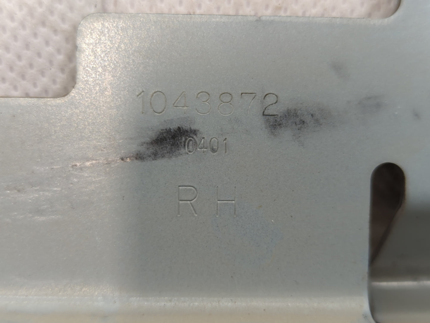 2007-2012 Mazda Cx-7 Air Bag Passenger Right Knee OEM P/N:K0401 Fits Fits 2007 2008 2009 2010 2011 2012 OEM Used Auto Parts