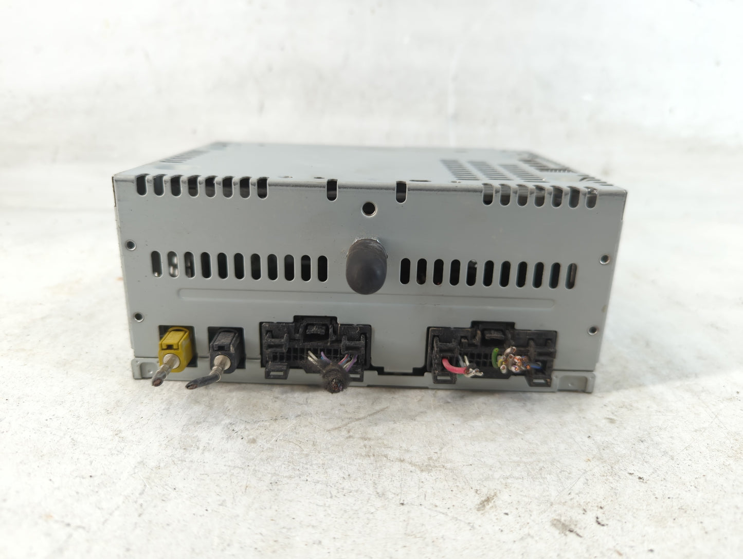 2016-2017 Ford Explorer Radio AM FM Cd Player Receiver Replacement P/N:GB5T-19C107-BF Fits Fits 2016 2017 OEM Used Auto Parts - Oemusedautoparts1.com