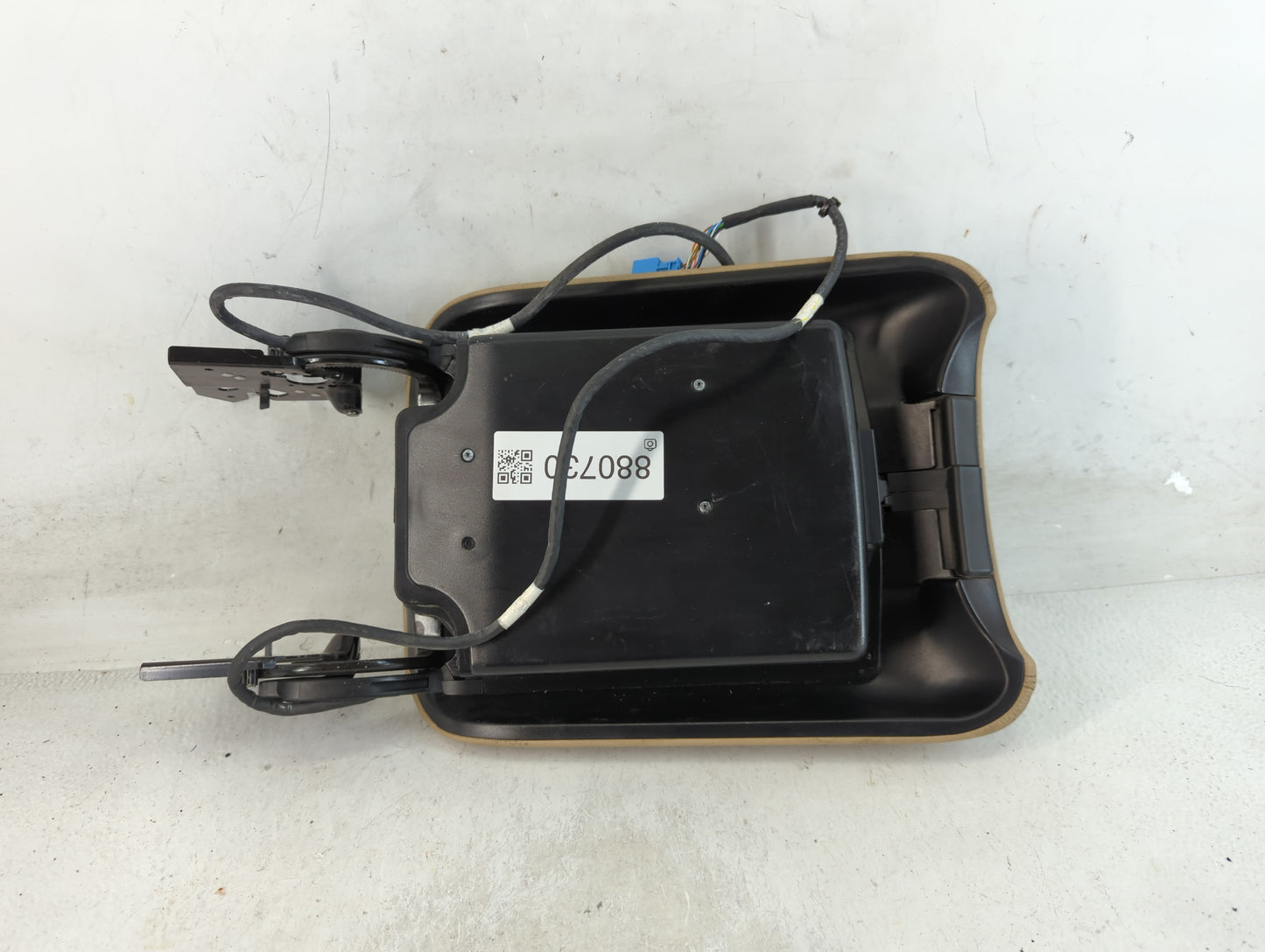 2008 Mercedes-Benz R350 Center Console Armrest Cover Lid Fits OEM Used Auto Parts - Oemusedautoparts1.com