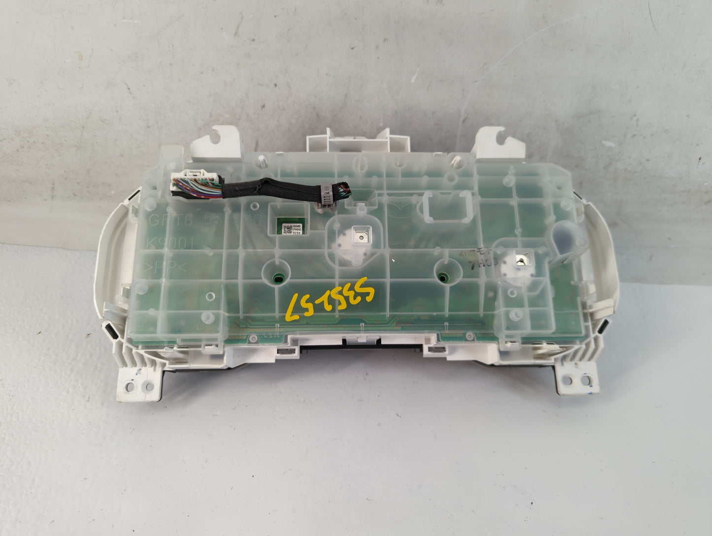 2017-2018 Mazda Cx-5 Instrument Cluster Speedometer Gauges P/N:0724077 Fits Fits 2017 2018 OEM Used Auto Parts