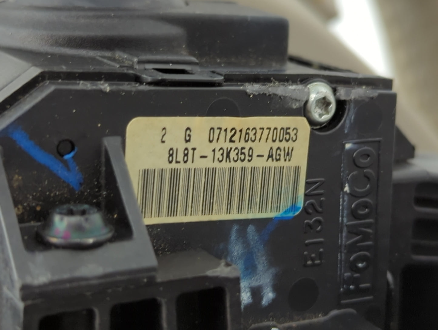 2008-2010 Toyota Sienna Radio AM FM Cd Player Receiver Replacement P/N:8L8T-13K359-AGW Fits Fits 2008 2009 2010 OEM Used Auto Parts - Oemusedautoparts1.com