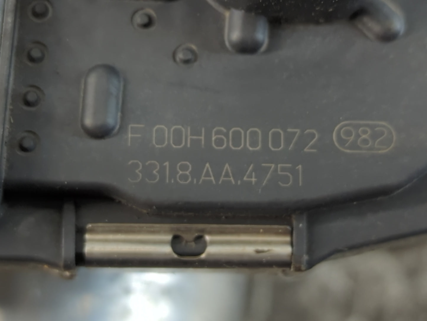 2008-2012 Chevrolet Malibu Throttle Body P/N:F00H 600 072 Fits Fits 2007 2008 2009 2010 2011 2012 OEM Used Auto Parts