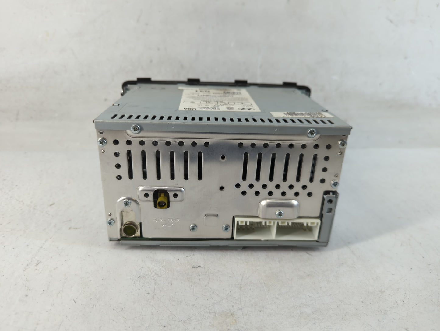 2012-2014 Hyundai Accent Radio AM FM Cd Player Receiver Replacement P/N:96170-1R1004X Fits Fits 2012 2013 2014 OEM Used Auto Parts - Oemusedautoparts1.com