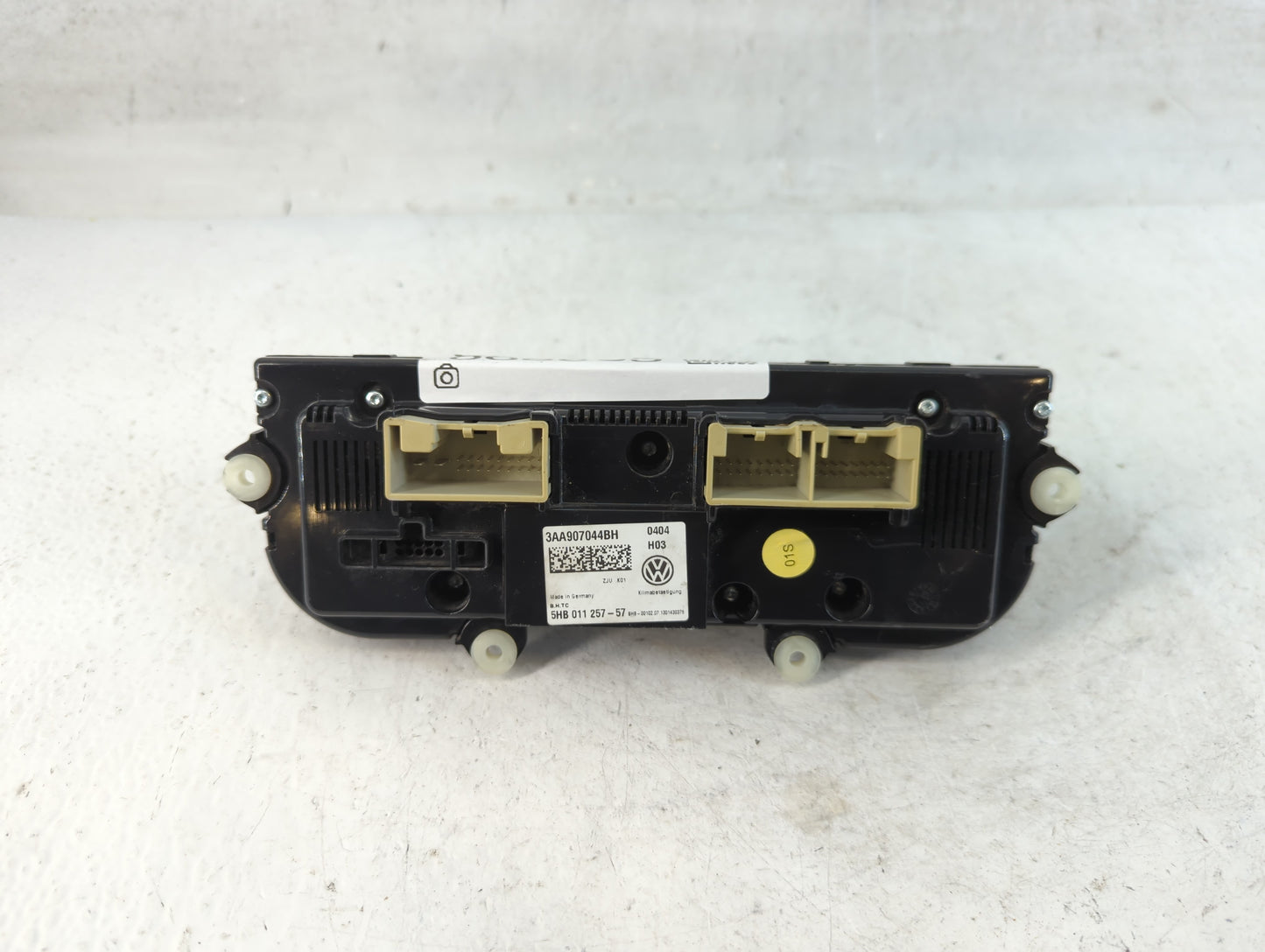 2013-2014 Volkswagen Cc Climate Control Module Temperature AC/Heater Replacement P/N:3AA907044BH Fits Fits 2013 2014 OEM Used Auto Parts - Oemusedautoparts1.com
