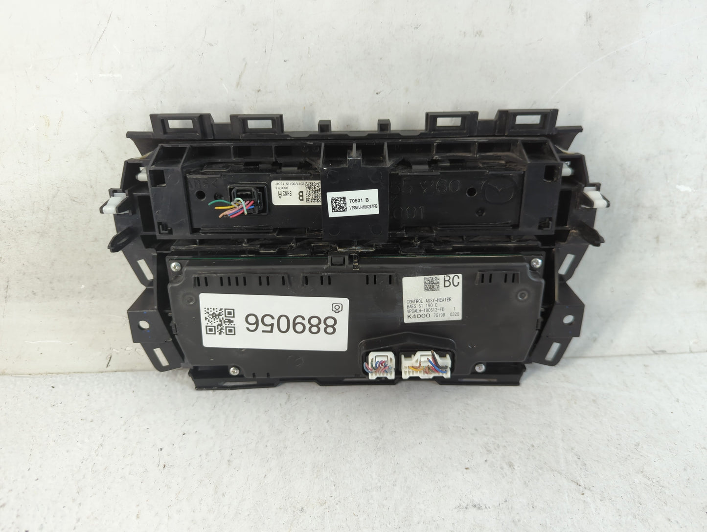 2017-2018 Mazda 3 Climate Control Module Temperature AC/Heater Replacement P/N:K4000 VPGALH-18C612-FD Fits Fits 2017 2018 OEM Used Auto Parts