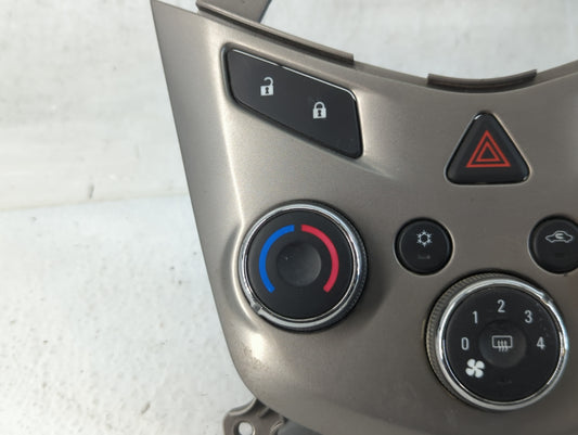 2013 Chevrolet Sonic Climate Control Module Temperature AC/Heater Replacement P/N:95104394 Fits OEM Used Auto Parts