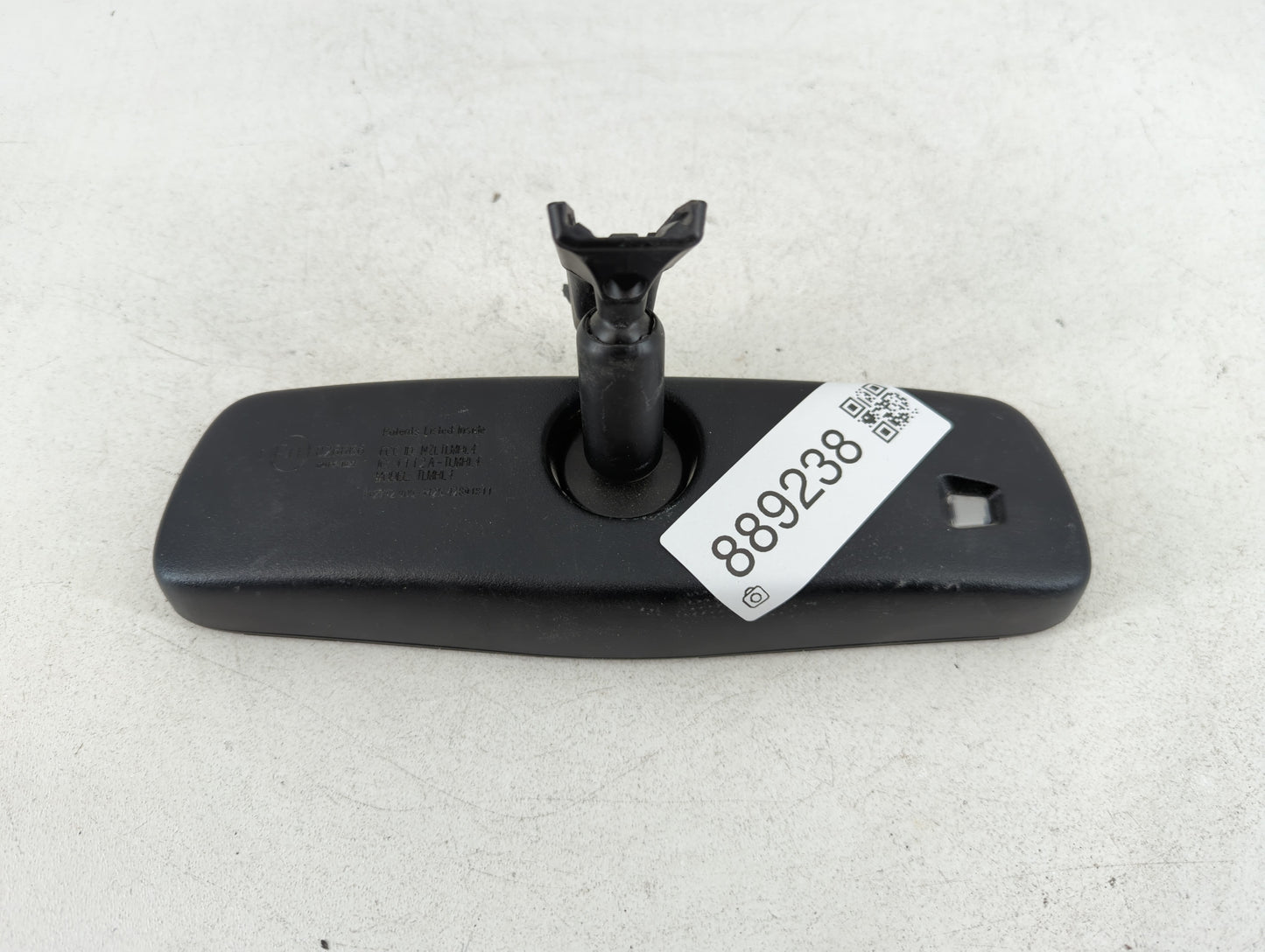 2013-2016 Hyundai Genesis Interior Rear View Mirror Replacement OEM P/N:E11026666 Fits OEM Used Auto Parts - Oemusedautoparts1.com