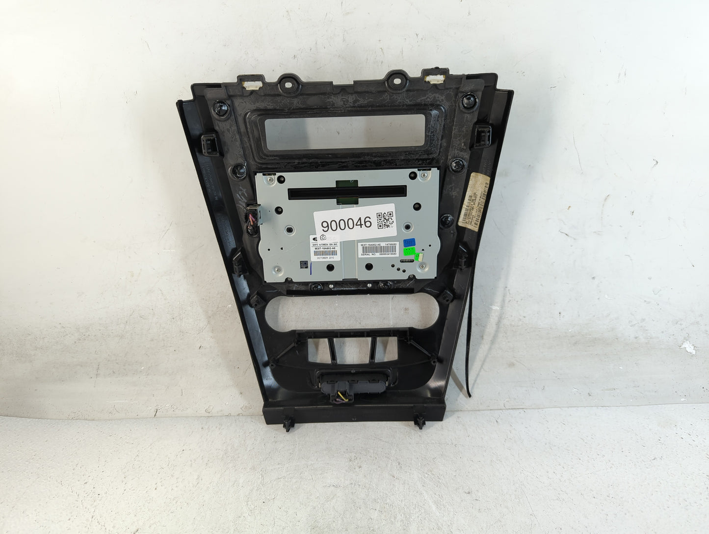 2010-2012 Ford Fusion Radio AM FM Cd Player Receiver Replacement P/N:9E5T-18A802-AE Fits Fits 2010 2011 2012 OEM Used Auto Parts - Oemusedautoparts1.com