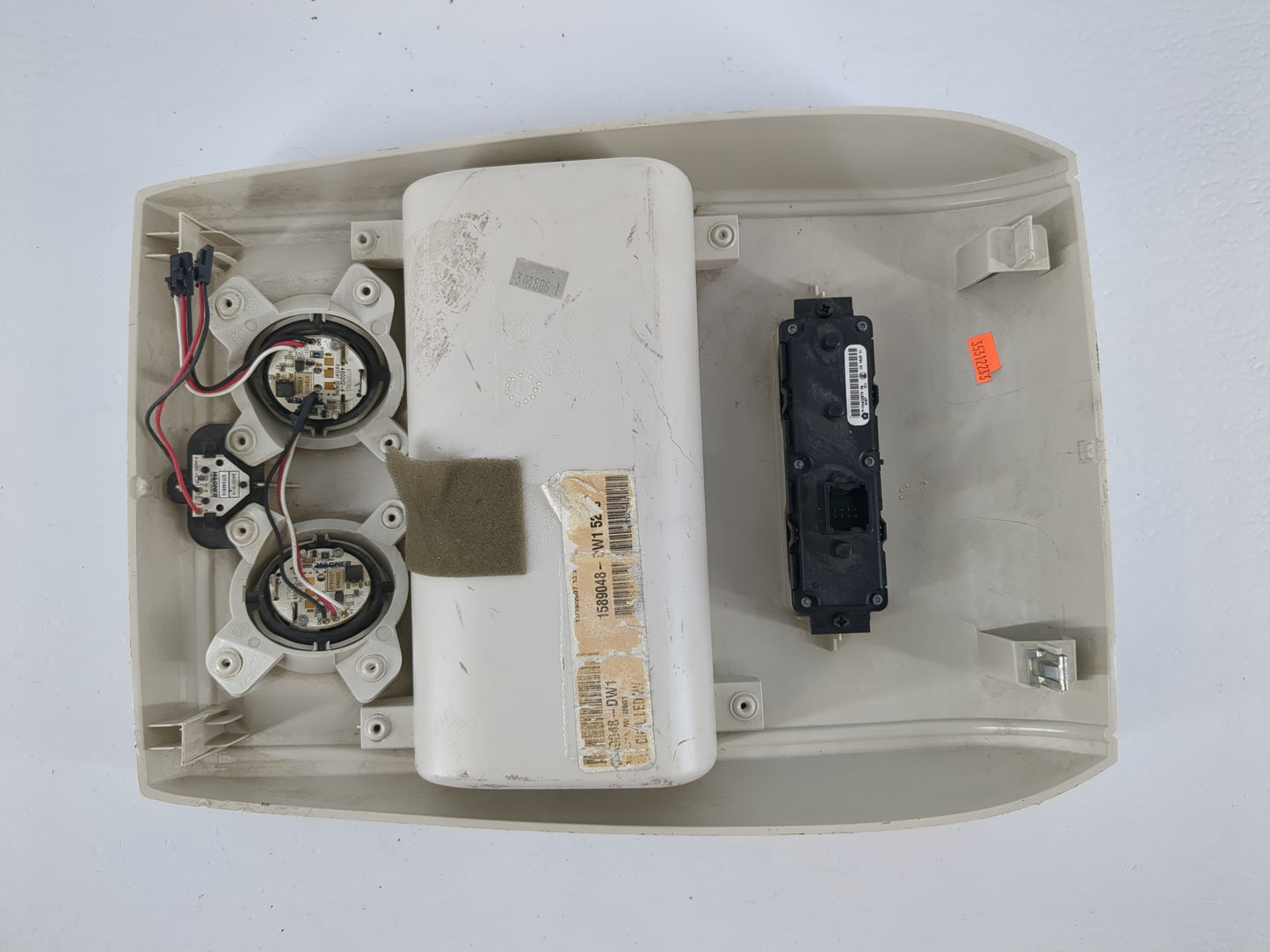 2008 Chrysler Town & Country Overhead Roof Console Interior Dome Light - Oemusedautoparts1.com