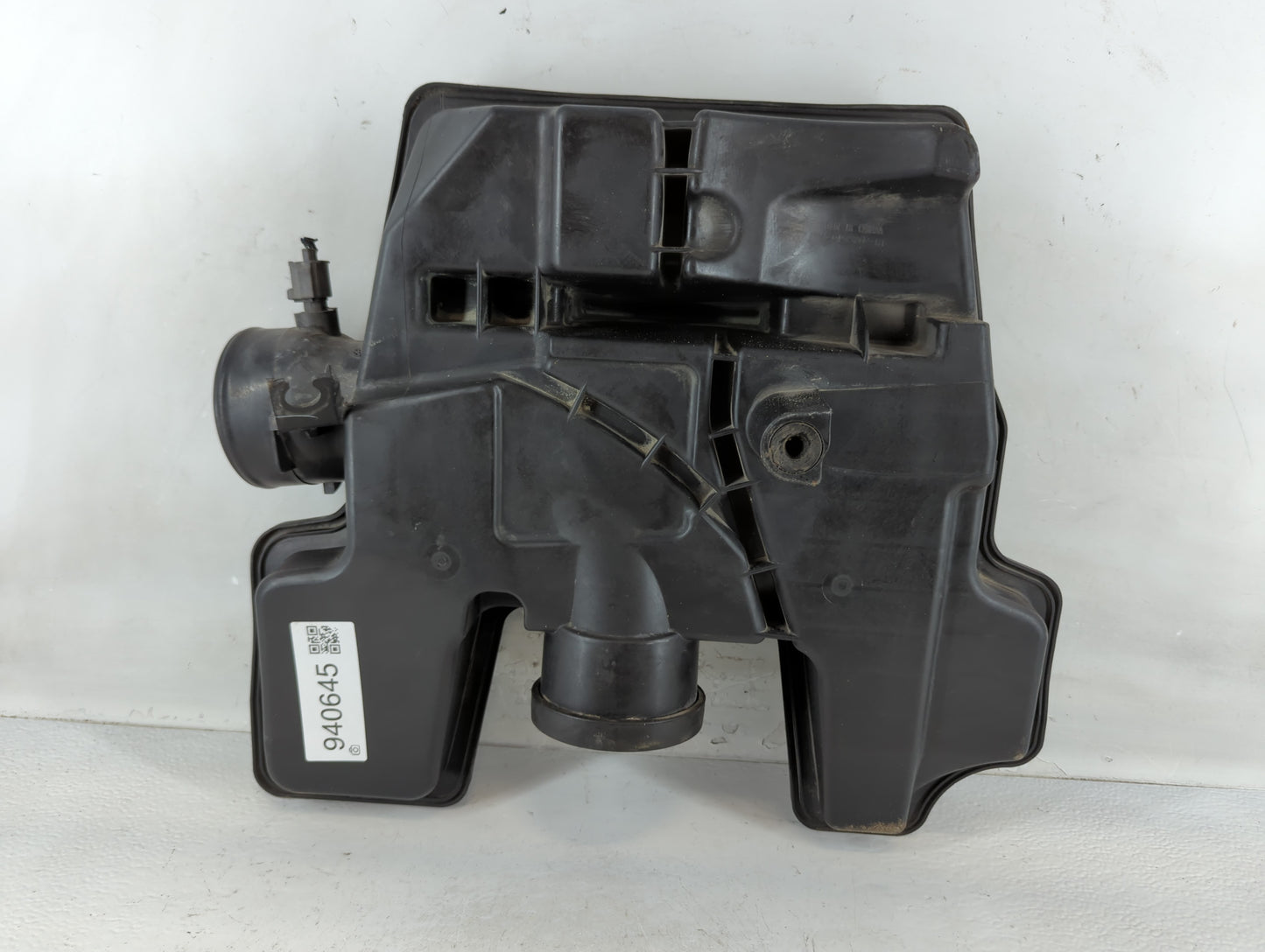 2012 Dodge Ram 1500 Engine Cover - Oemusedautoparts1.com