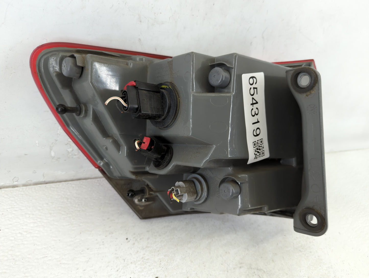 2015 Chrysler Chrysler R/t Tail Light Assembly Passenger Right OEM P/N:P68236104AB Fits OEM Used Auto Parts - Oemusedautopar