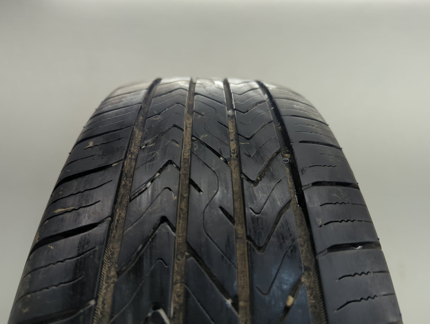 Used Tire 225/65R17 TOYO EXTENSA A/S 102H - Tread Depth 9.5/32 - Oemusedautoparts1.com