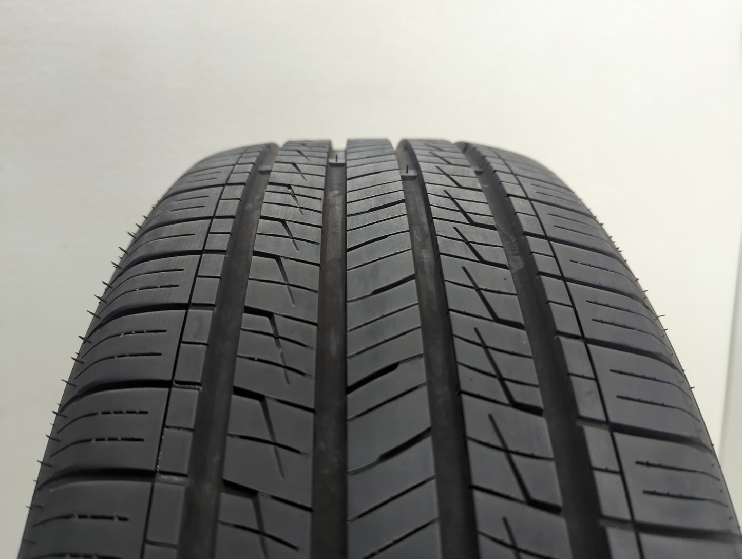 Used Tire 225/55R16 IRONHEAD REFLEX IHO1 99H - Tread Depth 9.5/32 - Oemusedautoparts1.com