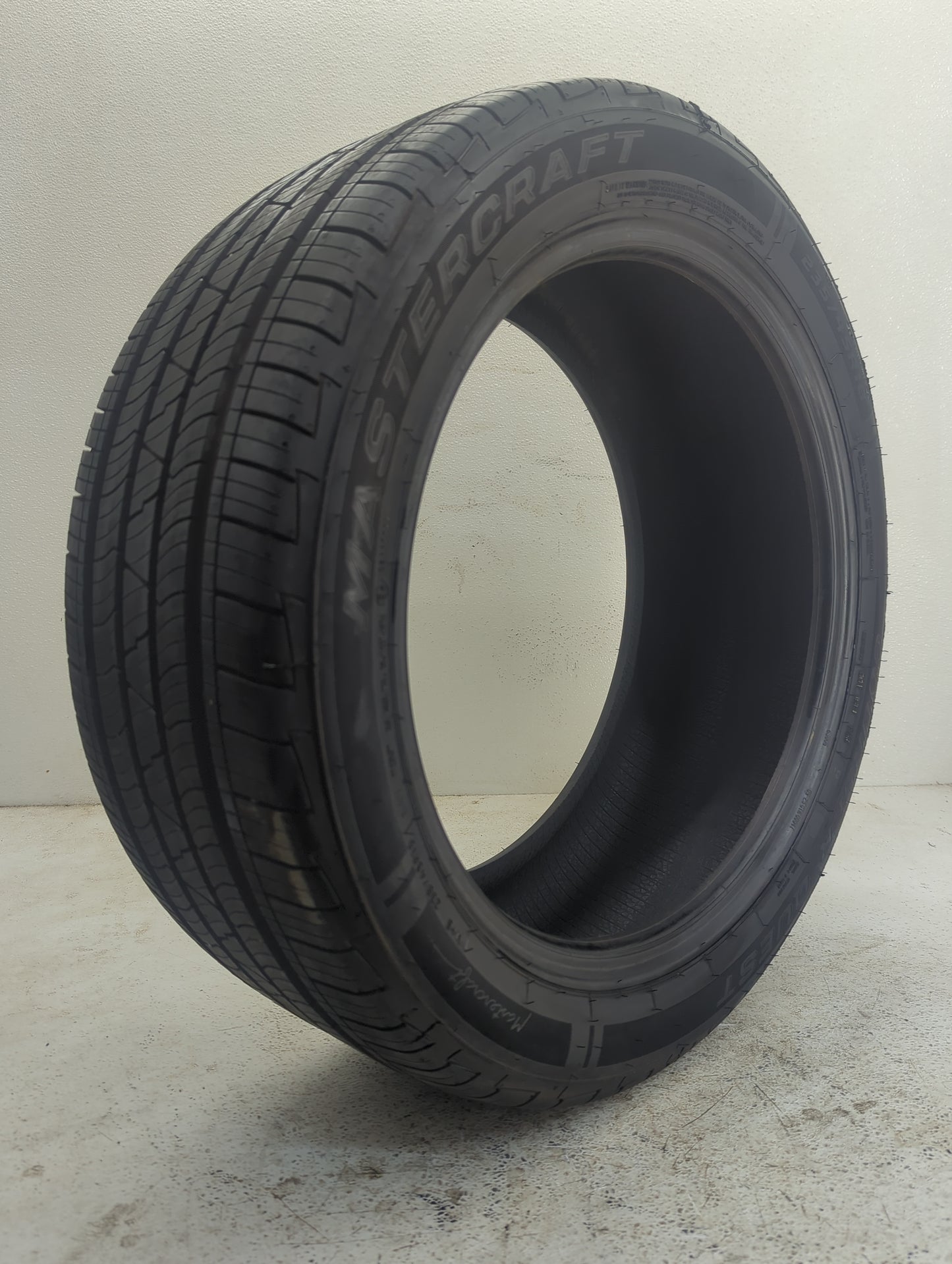 Used Tire 235/45R18 MASTERCRAFT COURSER QUEST 94V - Tread Depth 10/32 - Oemusedautoparts1.com