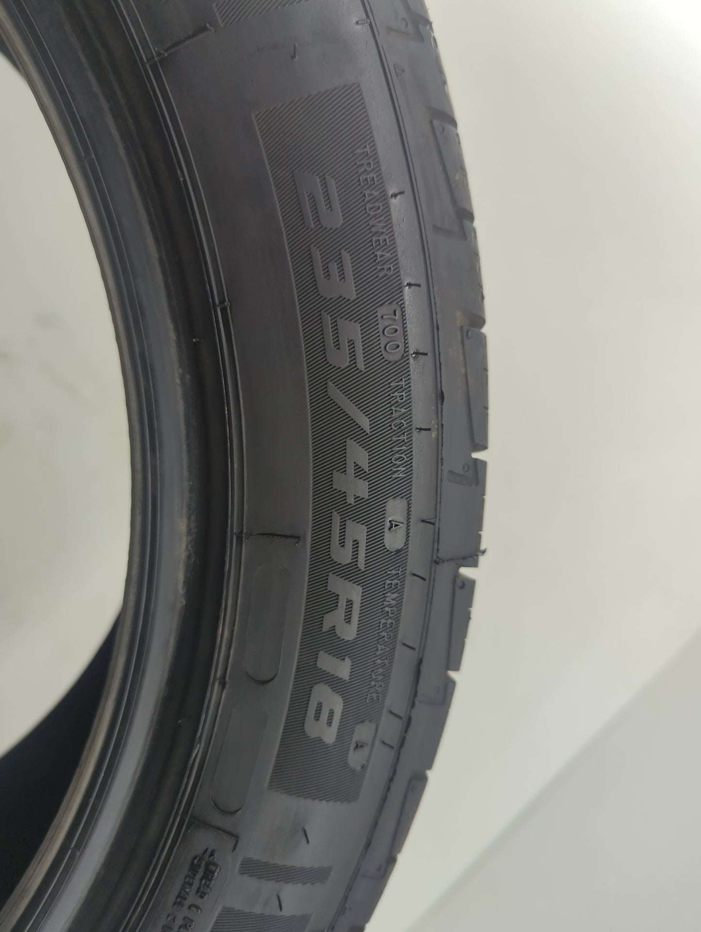 Used Tire 235/45R18 MASTERCRAFT COURSER QUEST 94V - Tread Depth 10/32 - Oemusedautoparts1.com