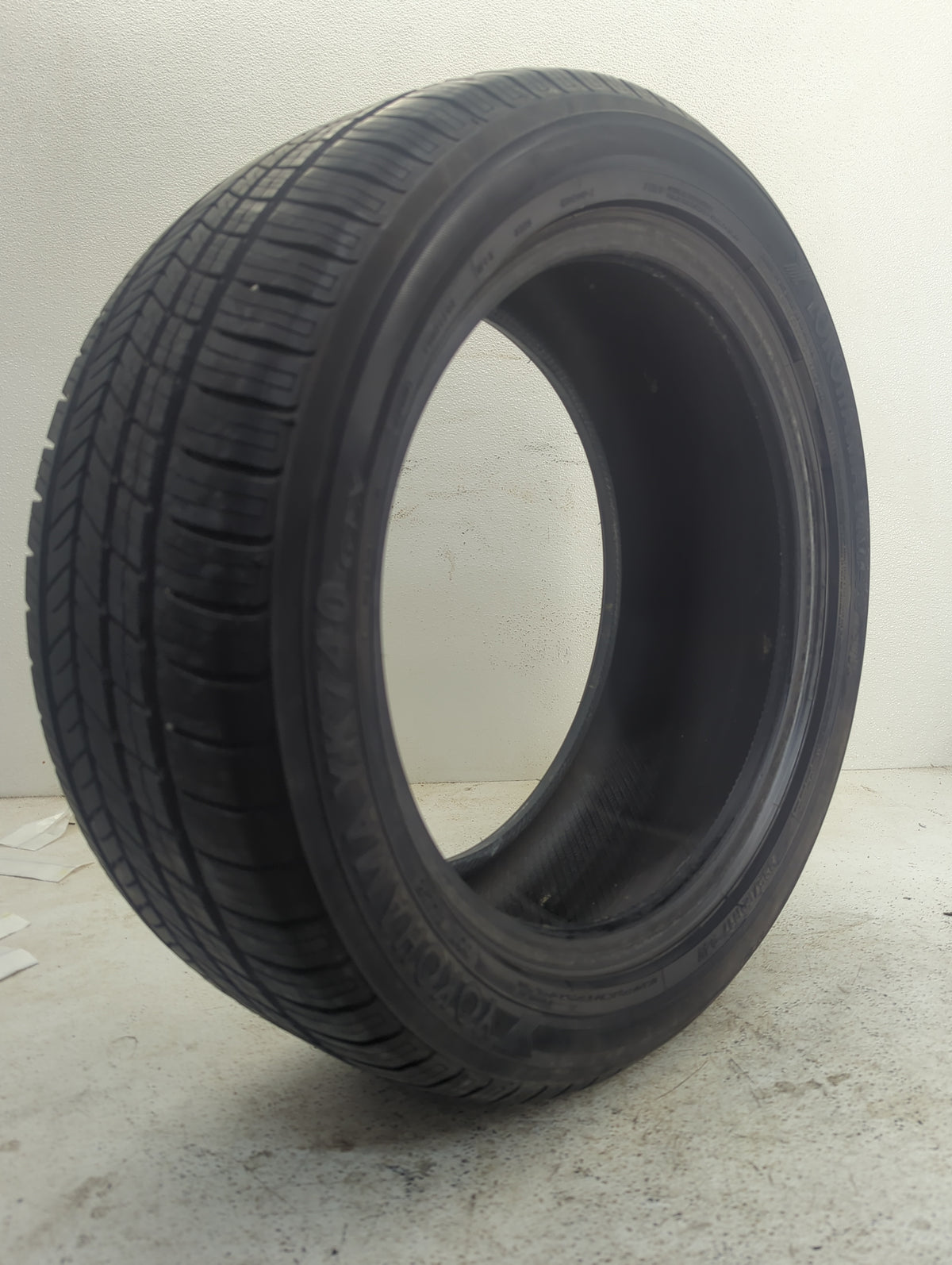 Used Tire 225/50R17 YOKOHAMA YK740 94V - Tread Depth 10/32 - Oemusedautoparts1.com