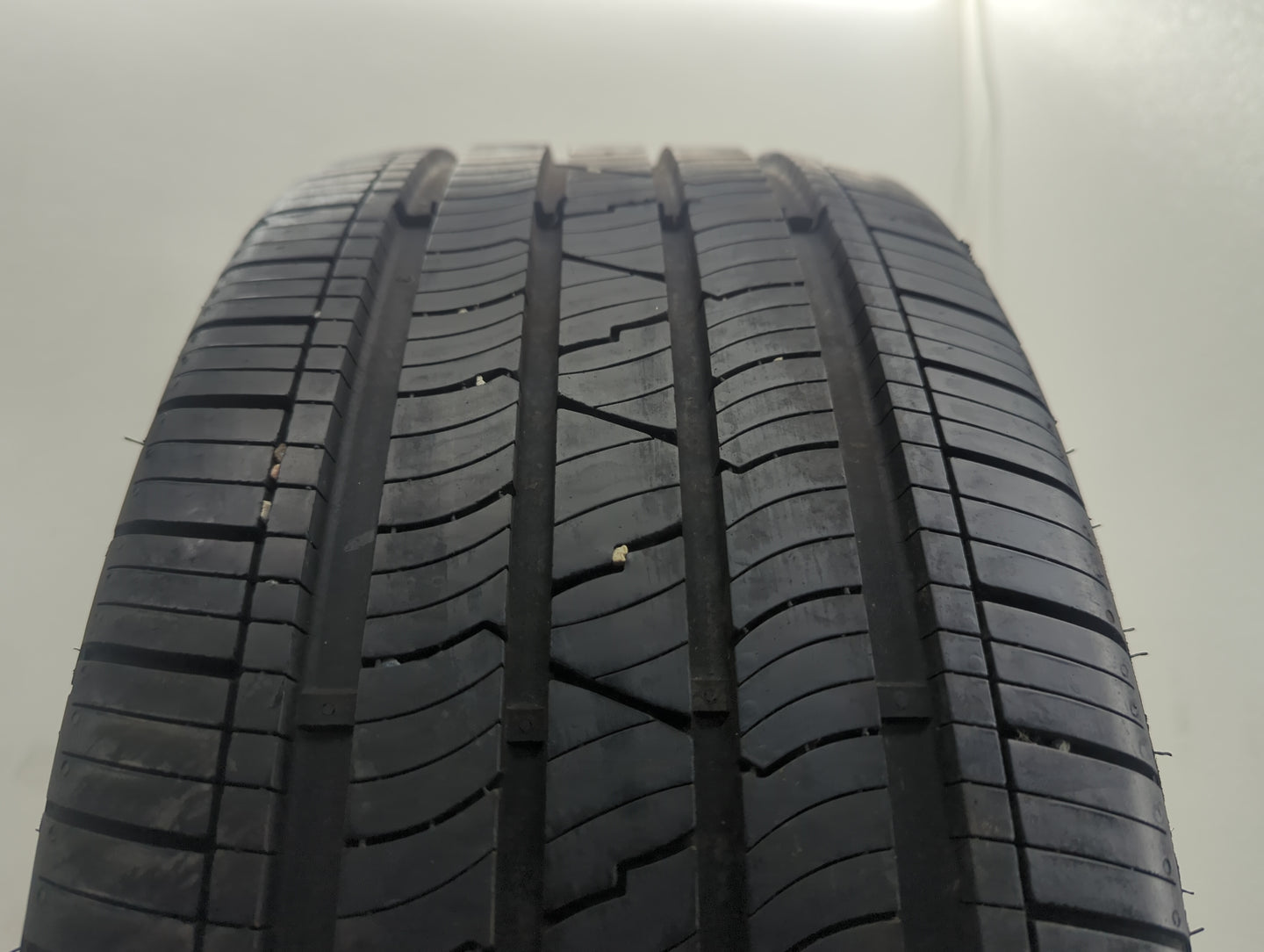 Used Tire 235/45R18 MASTERCRAFT COURSER QUEST 94V - Tread Depth 10/32 - Oemusedautoparts1.com
