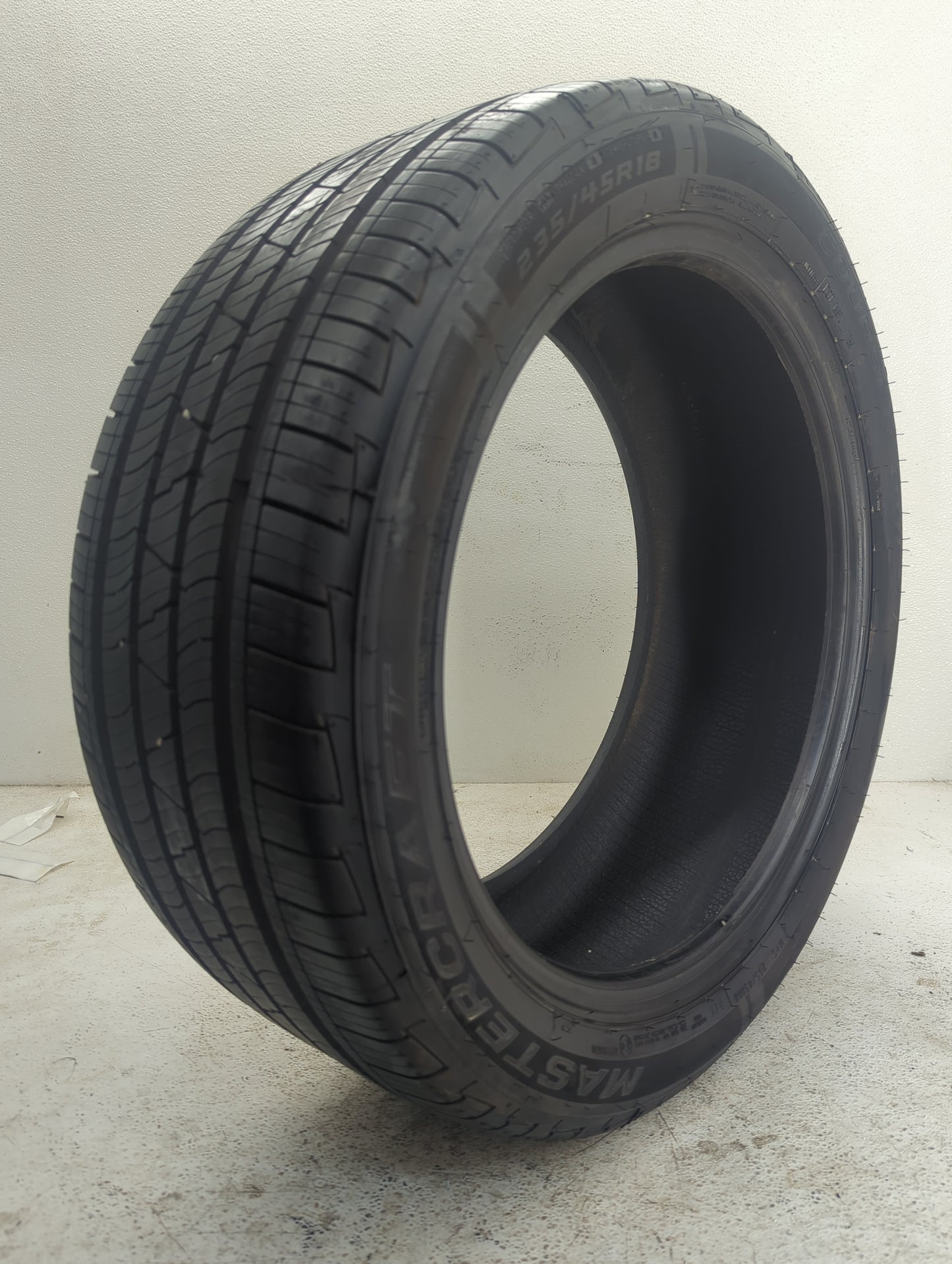 Used Tire 235/45R18 MASTERCRAFT COURSER QUEST 94V - Tread Depth 10/32 - Oemusedautoparts1.com