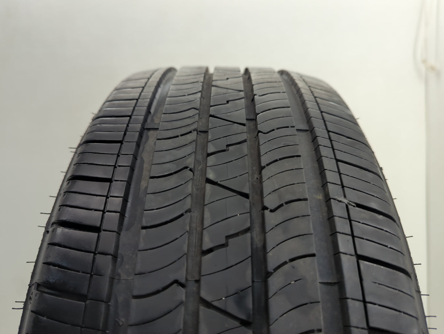 Used Tire 205/55R16 MASTERCRAFT COURSER QUEST 91V - Tread Depth 8.5/32 - Oemusedautoparts1.com