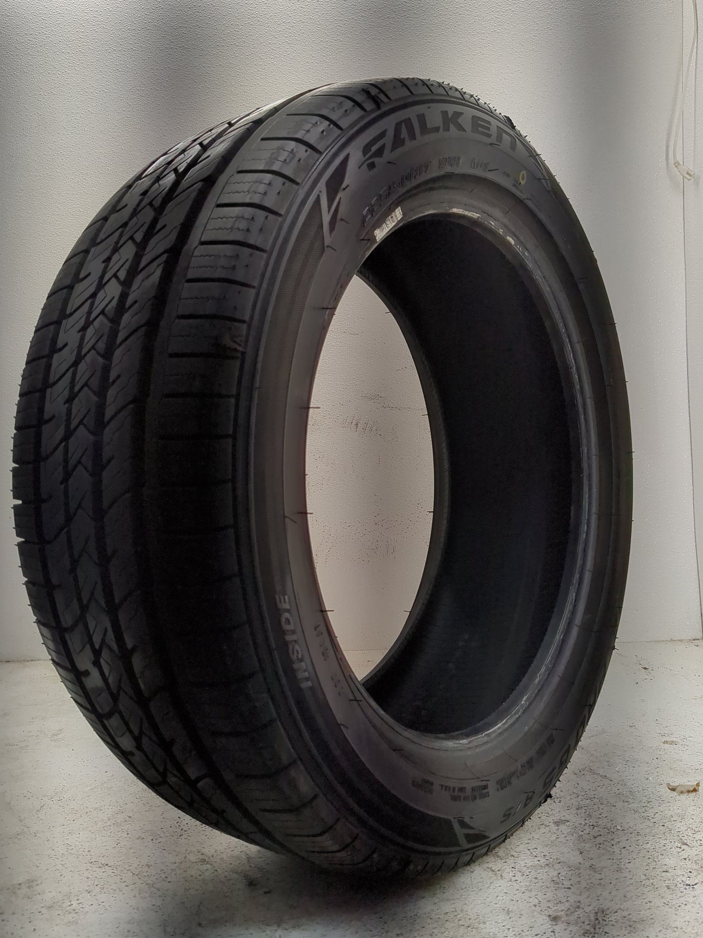 Used Tire 225/50R17 FALKEN PRO G5 A/S 94V - Tread Depth 10/32 - Oemusedautoparts1.com