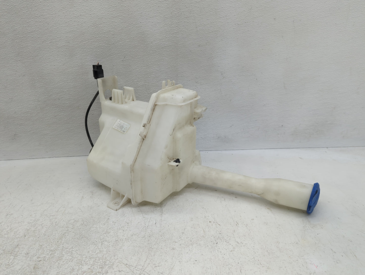 Windshield Washer Fluid Reservoir Bottle Oem - Oemusedautoparts1.com