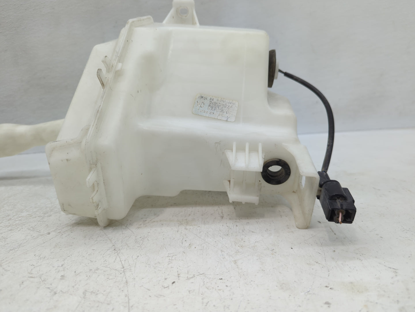 Windshield Washer Fluid Reservoir Bottle Oem - Oemusedautoparts1.com