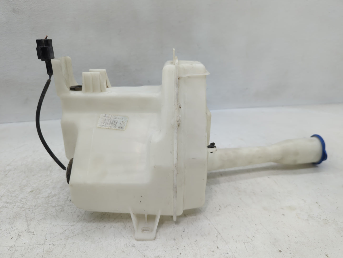 Windshield Washer Fluid Reservoir Bottle Oem - Oemusedautoparts1.com