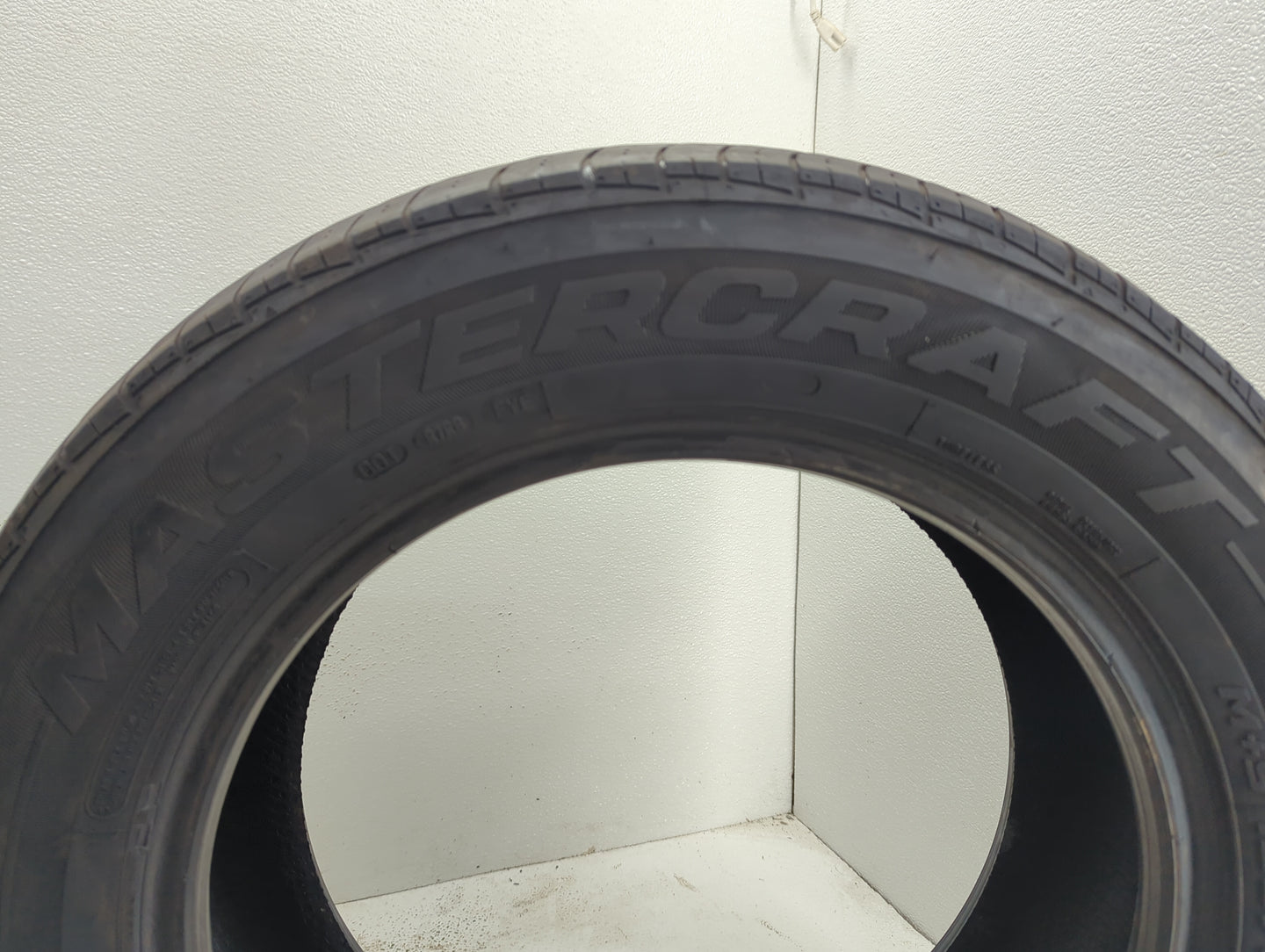 Used Tire 195/60R15 MASTERCRAFT SRT TOURING 88H - Tread Depth 9.5/32 - Oemusedautoparts1.com